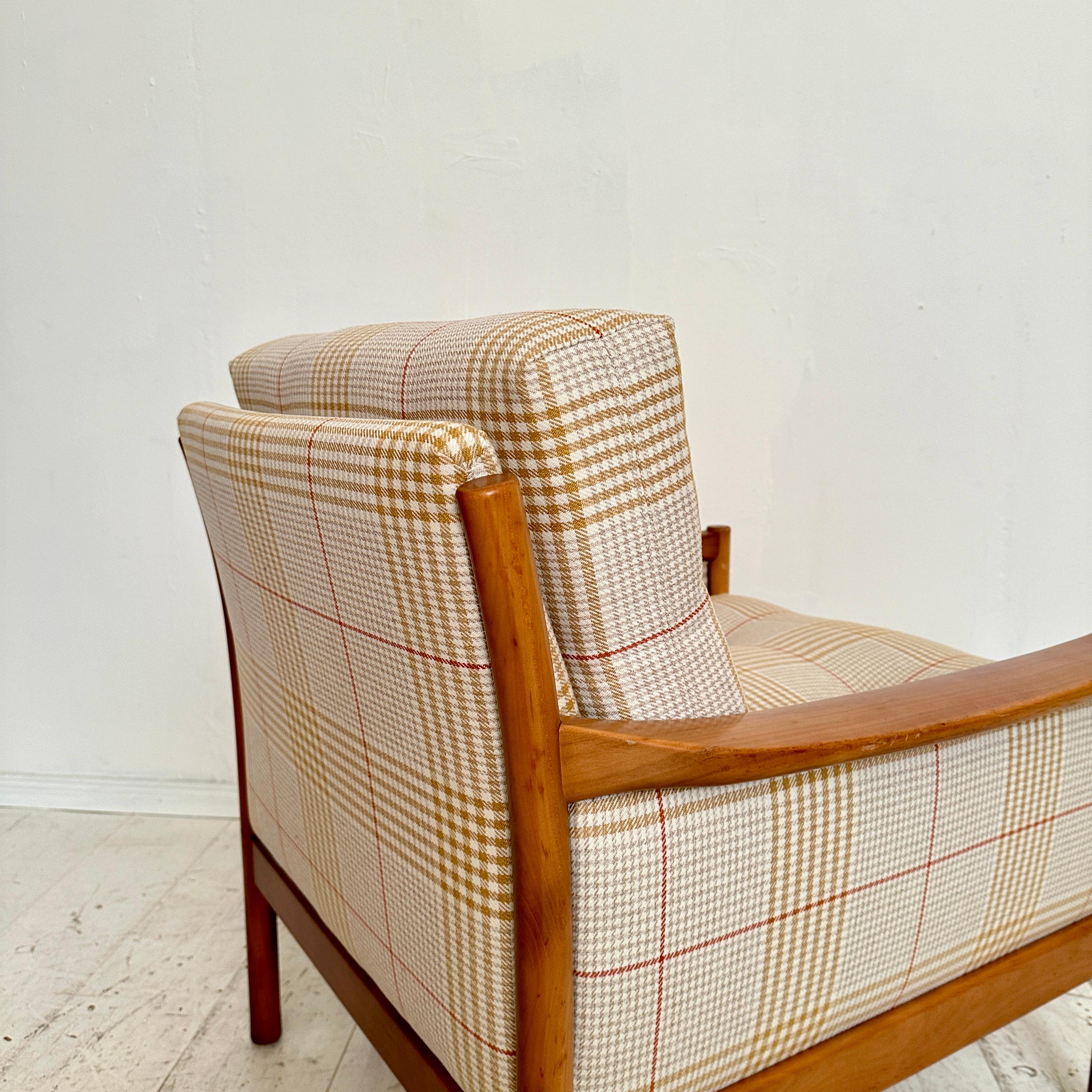 Mid Century Scandinavian Armchair in Cherry Wood and Checked Fabric, ca. 1960 For Sale 5