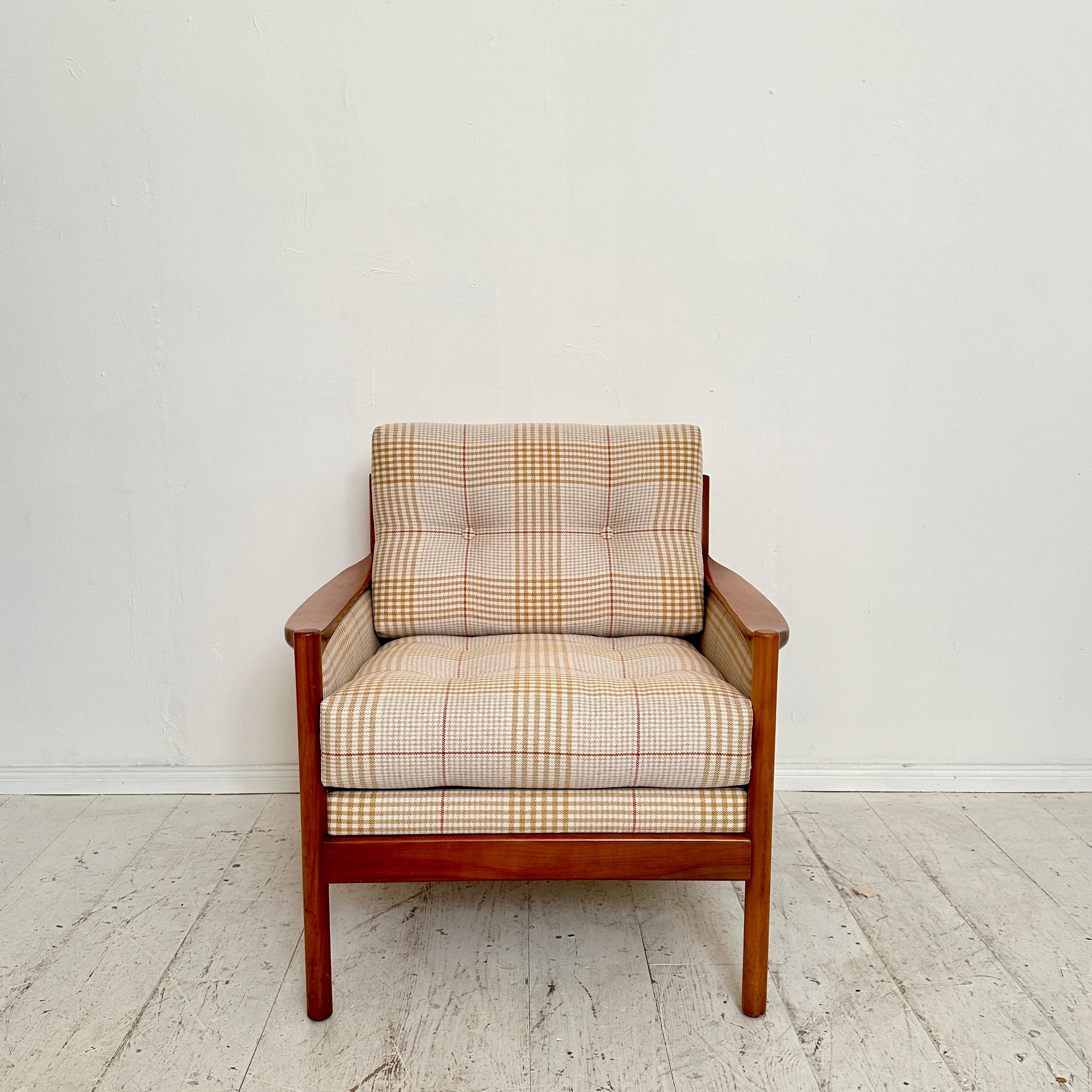 Mid-Century Modern Mid Century Scandinavian Armchair in Cherry Wood and Checked Fabric, ca. 1960 For Sale