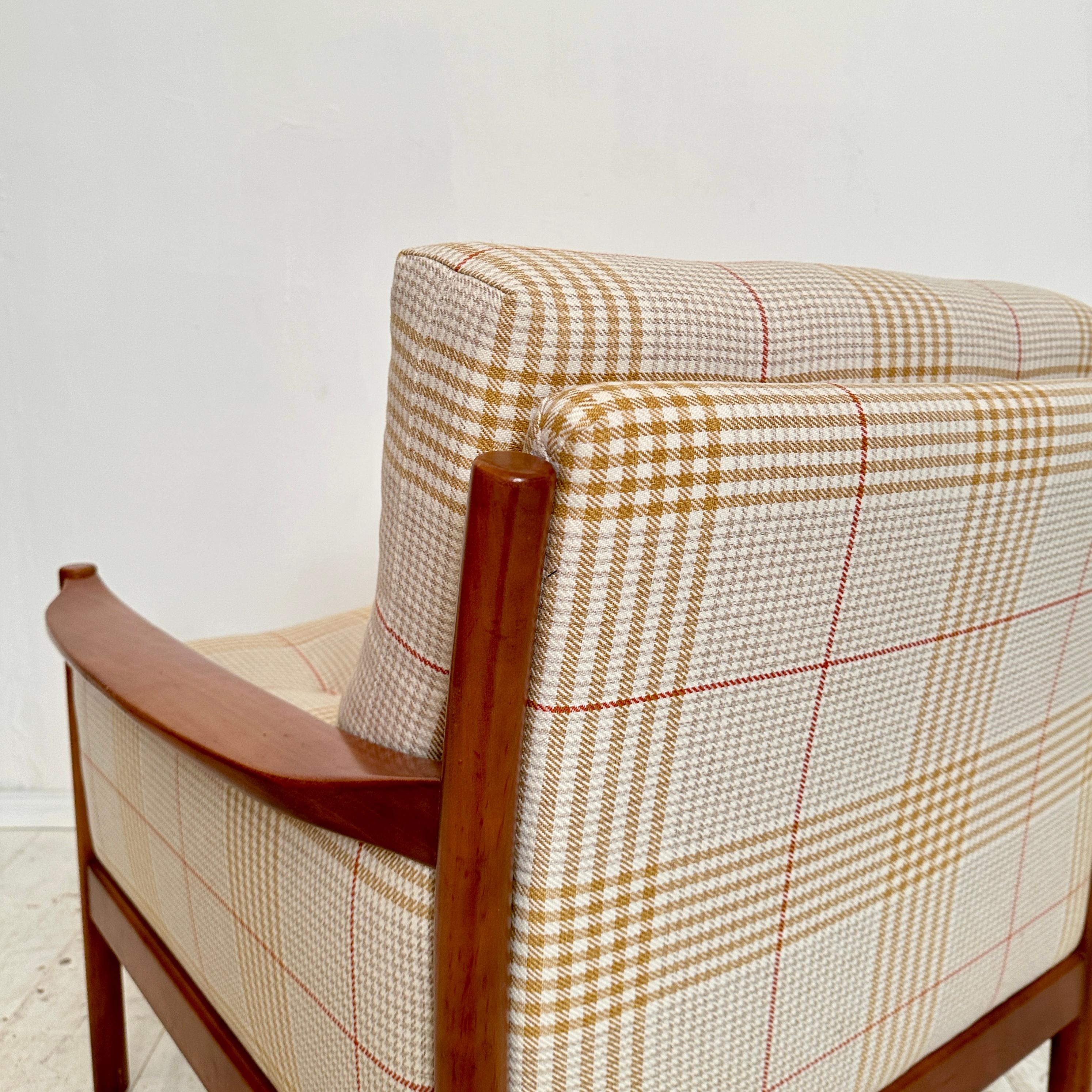 Mid Century Scandinavian Armchair in Cherry Wood and Checked Fabric, ca. 1960 For Sale 2