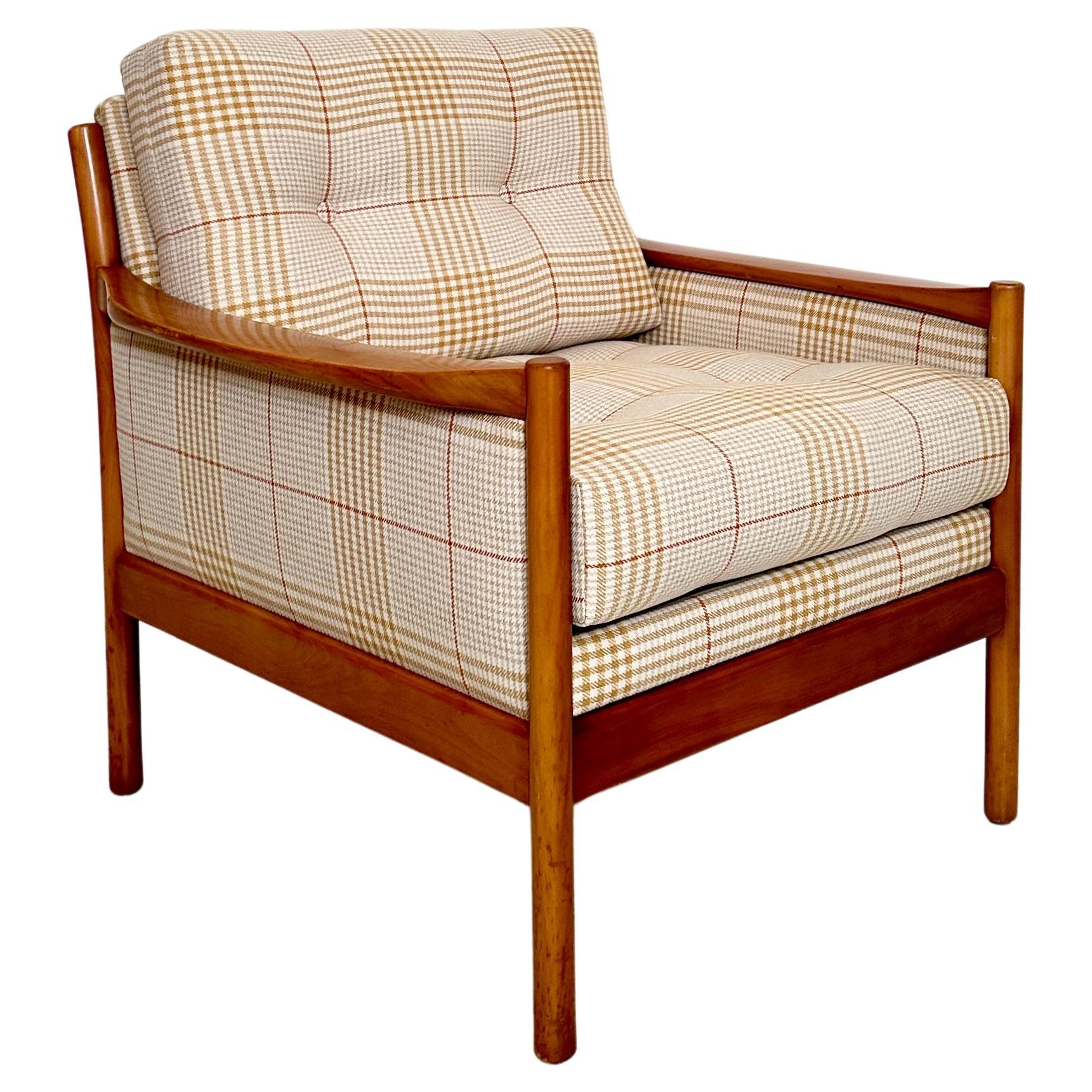 Mid Century Scandinavian Armchair in Cherry Wood and Checked Fabric, ca. 1960 For Sale