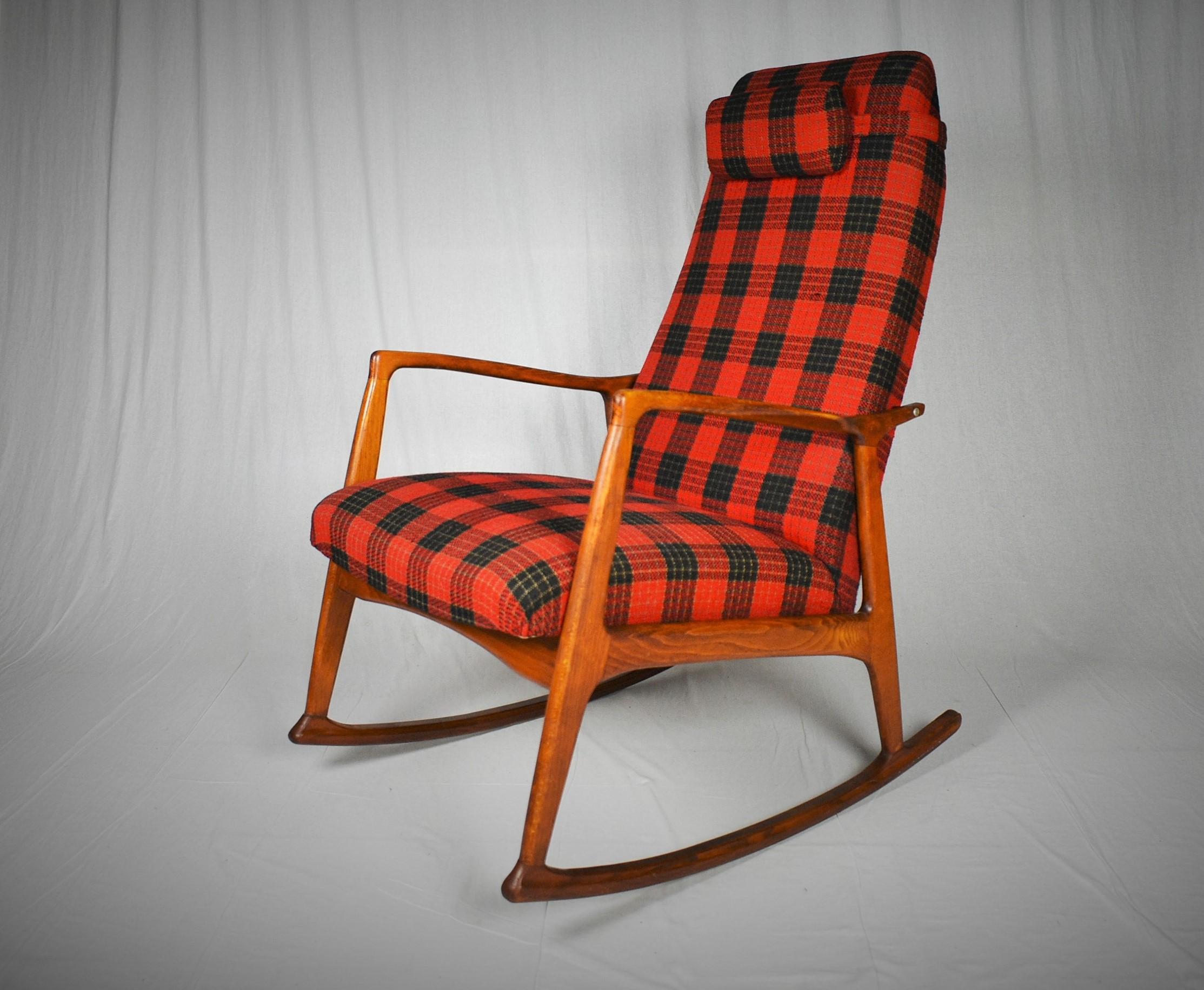 Midcentury Scandinavian Beechwood Rocking Chair, 1960s 7