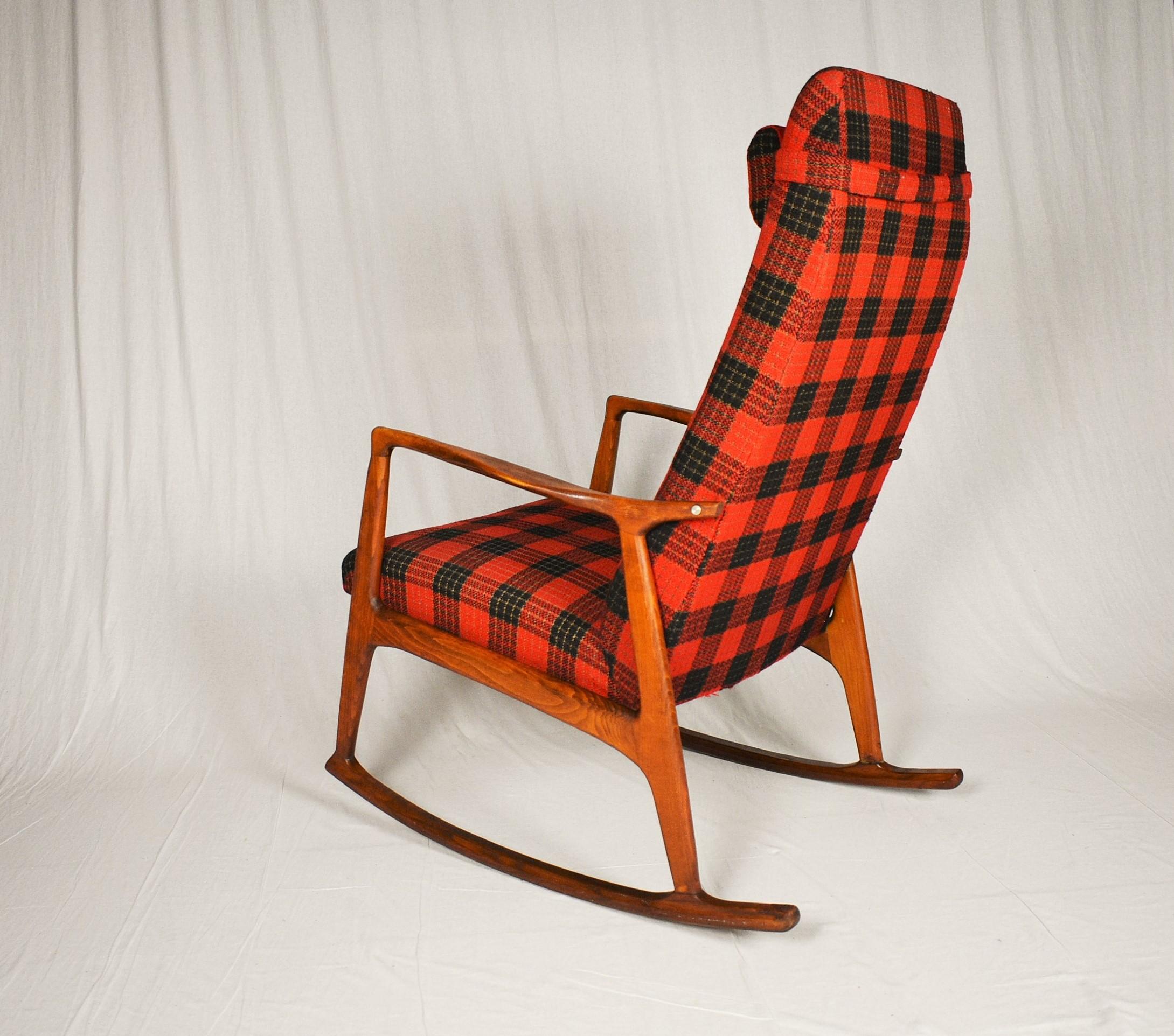 Midcentury Scandinavian Beechwood Rocking Chair, 1960s 8