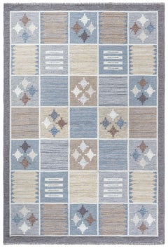 Tappeto scandinavo in stile Mid-Century, tessuto a trama piatta, color beige, di Rakel Carlander (a quadrati)