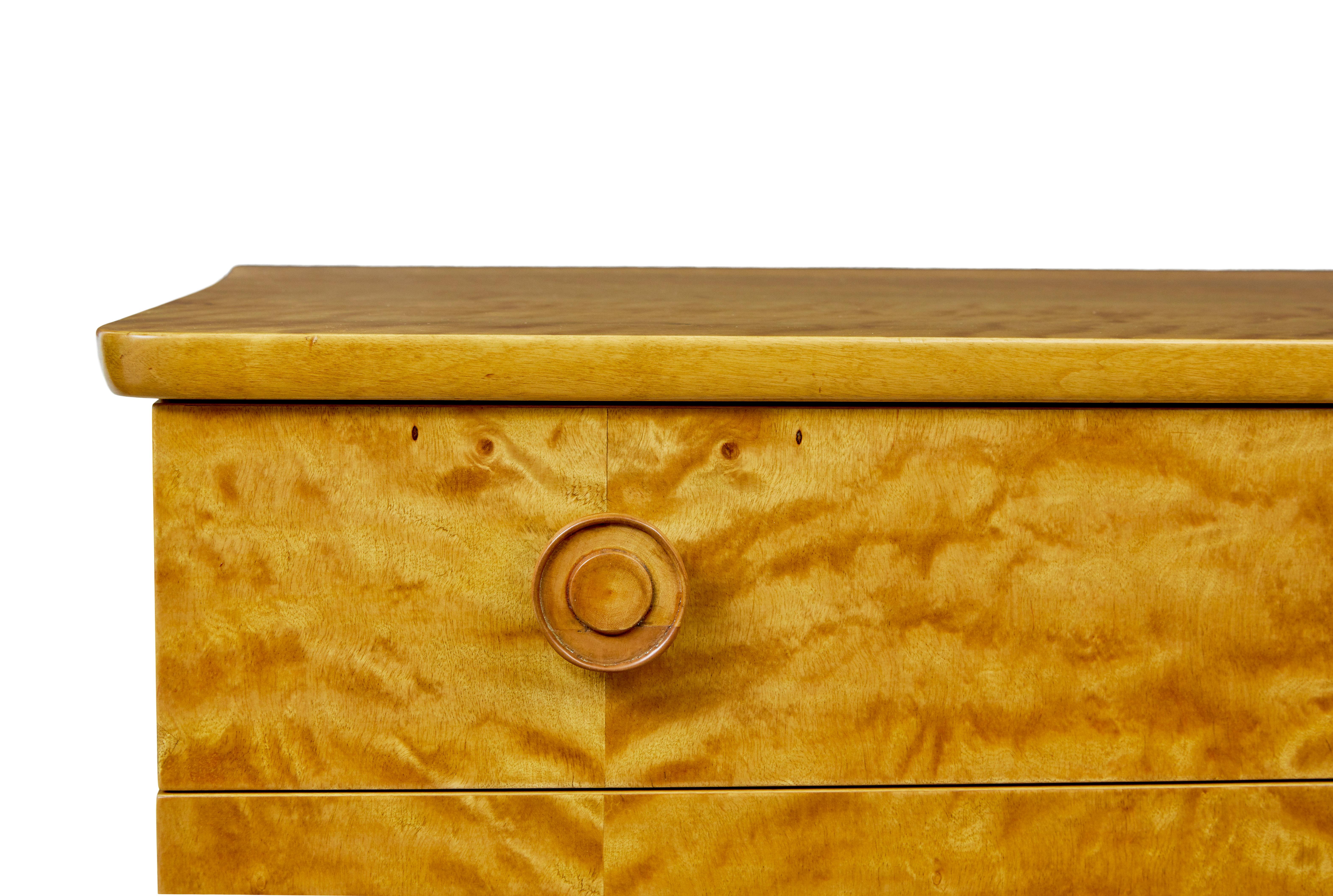 XX secolo Cassettiera scandinava di metà secolo in betulla in vendita