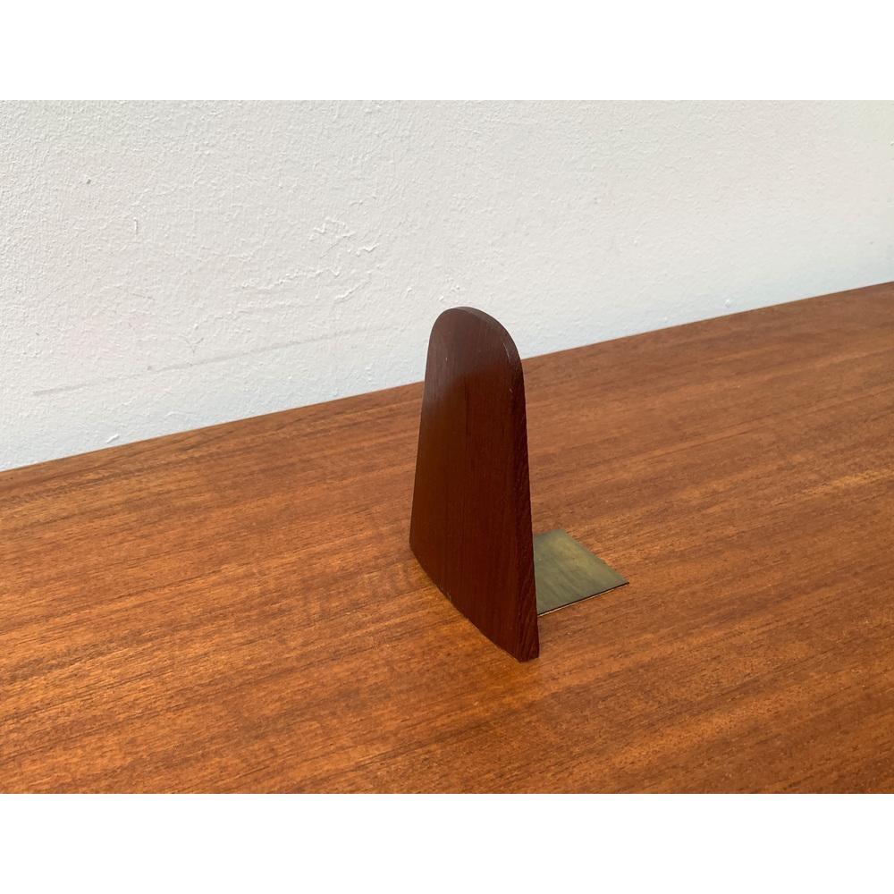 Ottone Fermalibri scandinavo di metà secolo in teak e ottone in vendita
