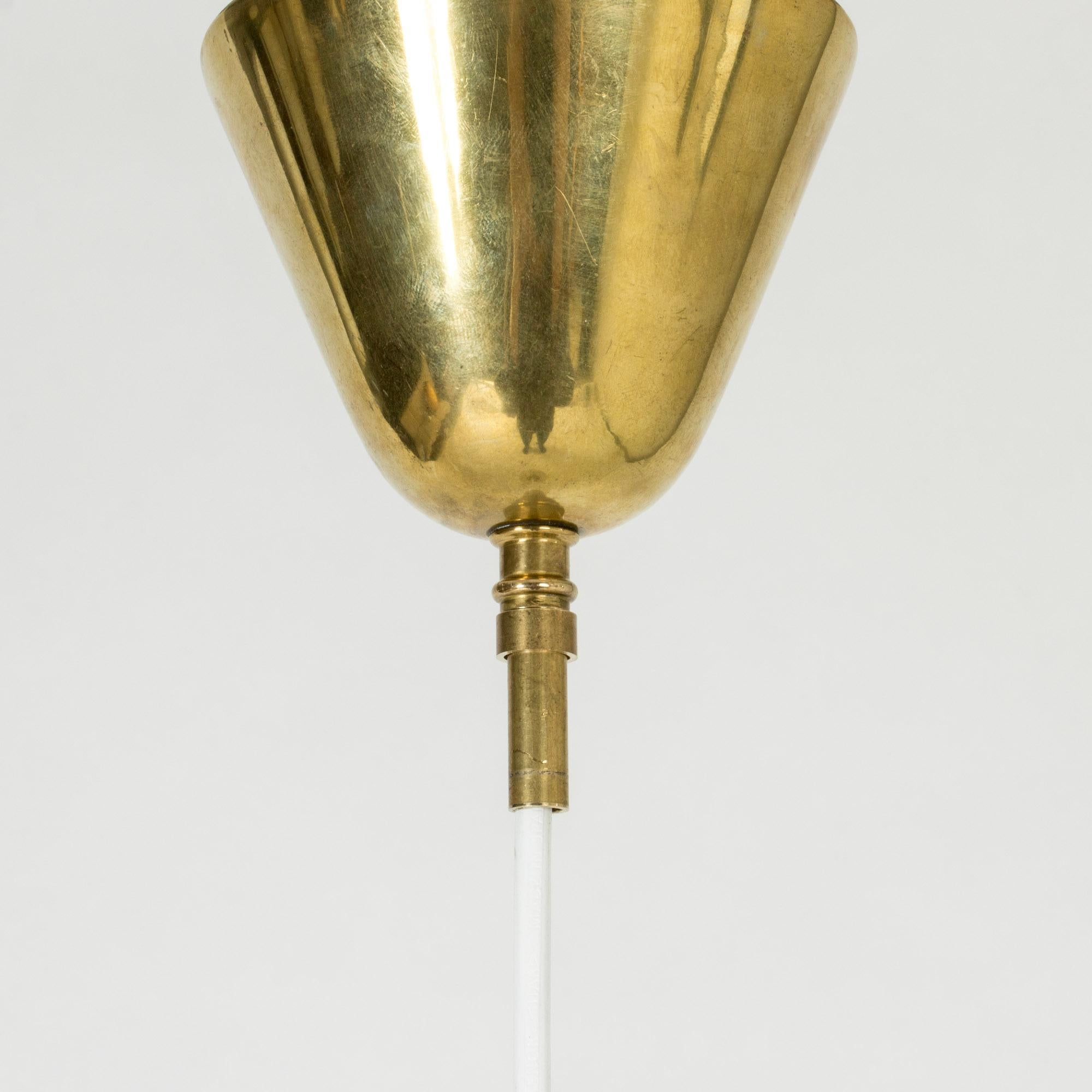 Lampada a sospensione scandinava in ottone del Medioevo di Hans Bergström, Svezia, anni '50 in vendita 2