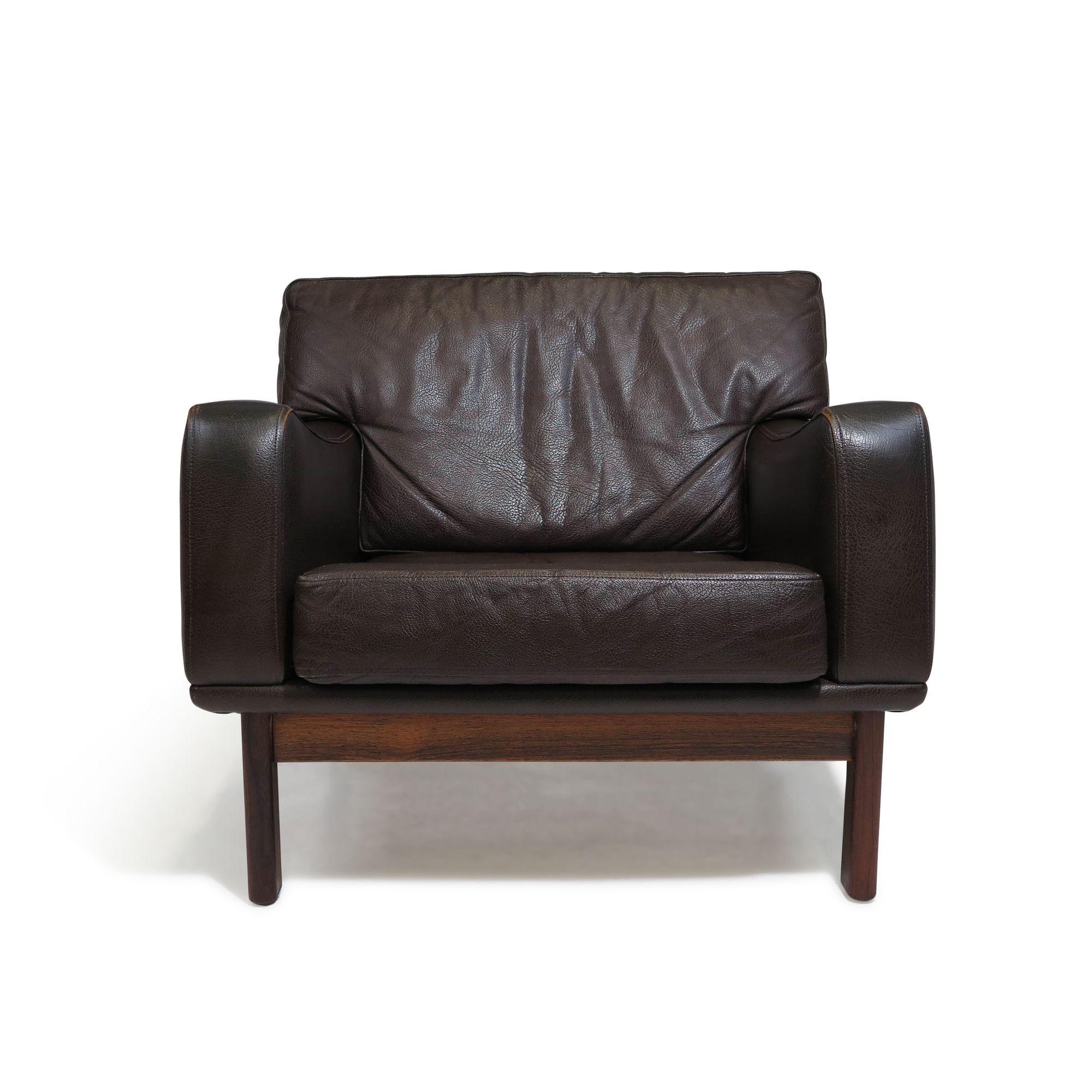 Scandinavian Modern Mid-century Scandinavian Brown Leather and Rosewood Lounge Chairs For Sale