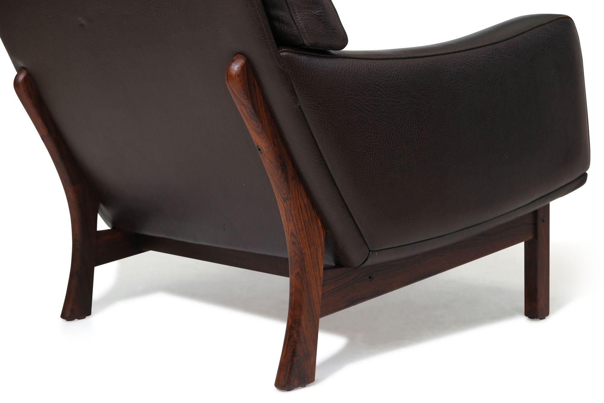 Mid-century Scandinavian Brown Leather and Rosewood Lounge Chairs In Good Condition For Sale In Oakland, CA