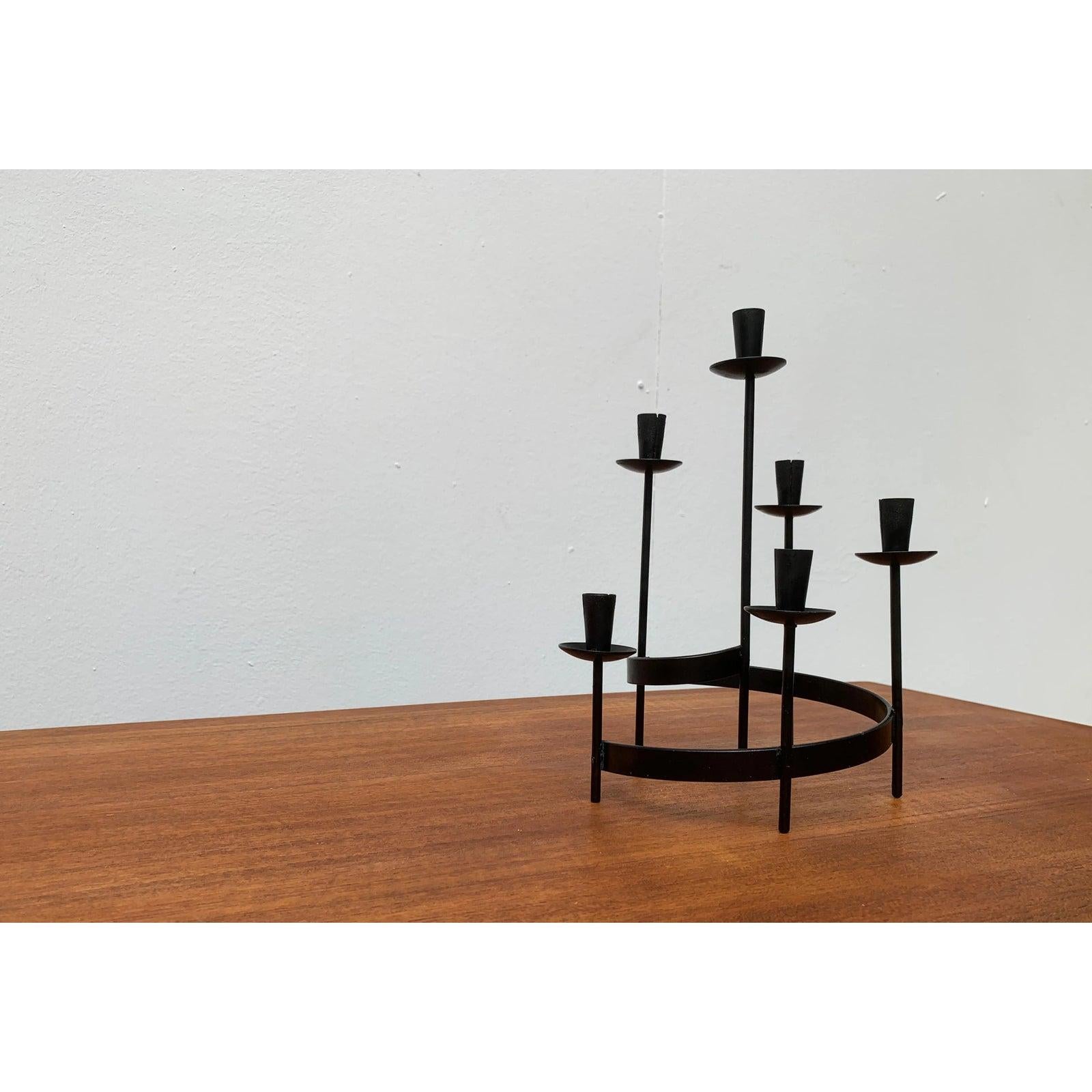 Skandinavischer brutalistischer Kerzenständer aus der Jahrhundertmitte, Ystad, 1960er Jahre (Metall) im Angebot