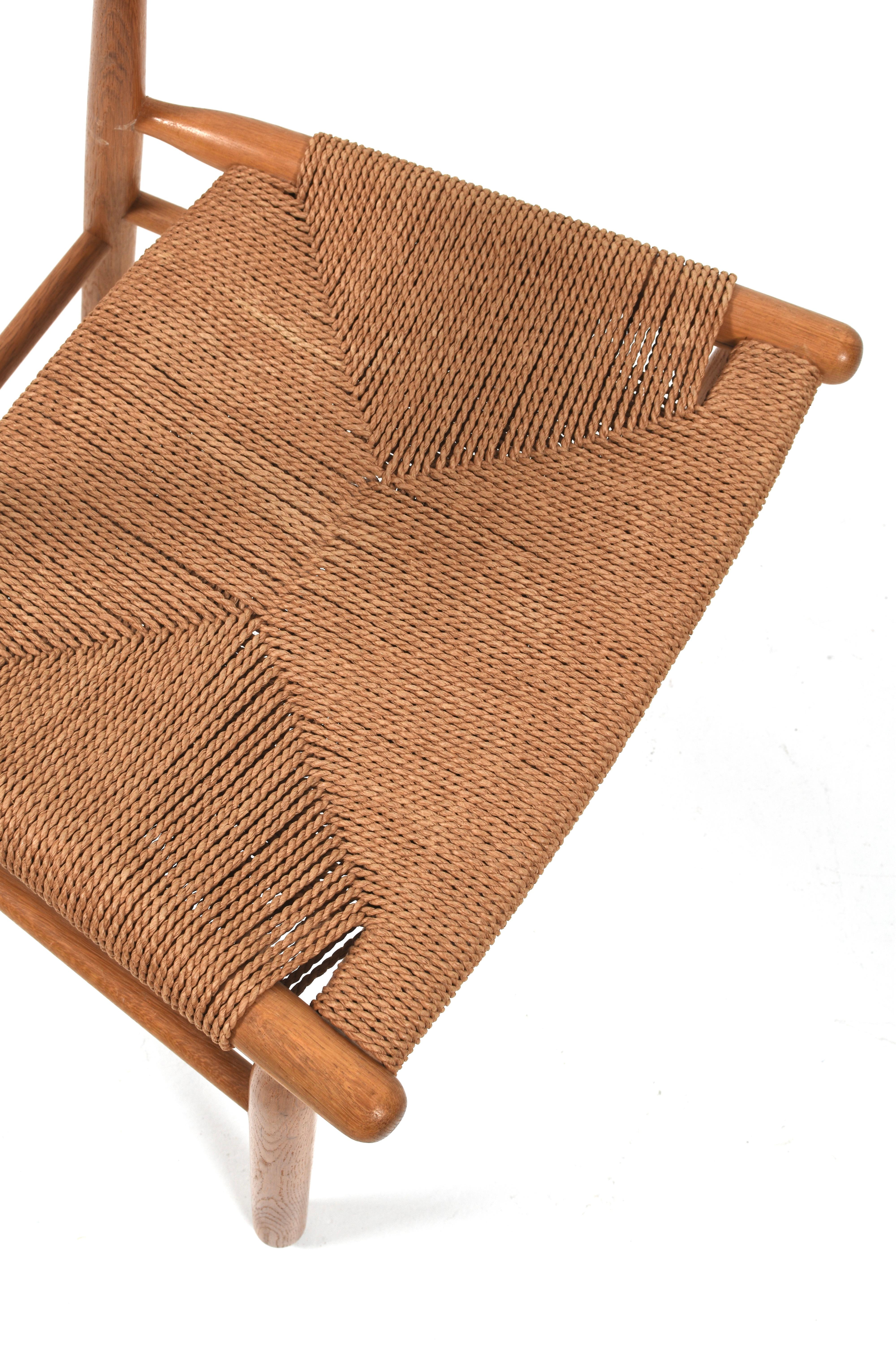 Silla escandinava de mediados de siglo en roble y cuerda de papel tejida, Dinamarca, años 50 en venta 5
