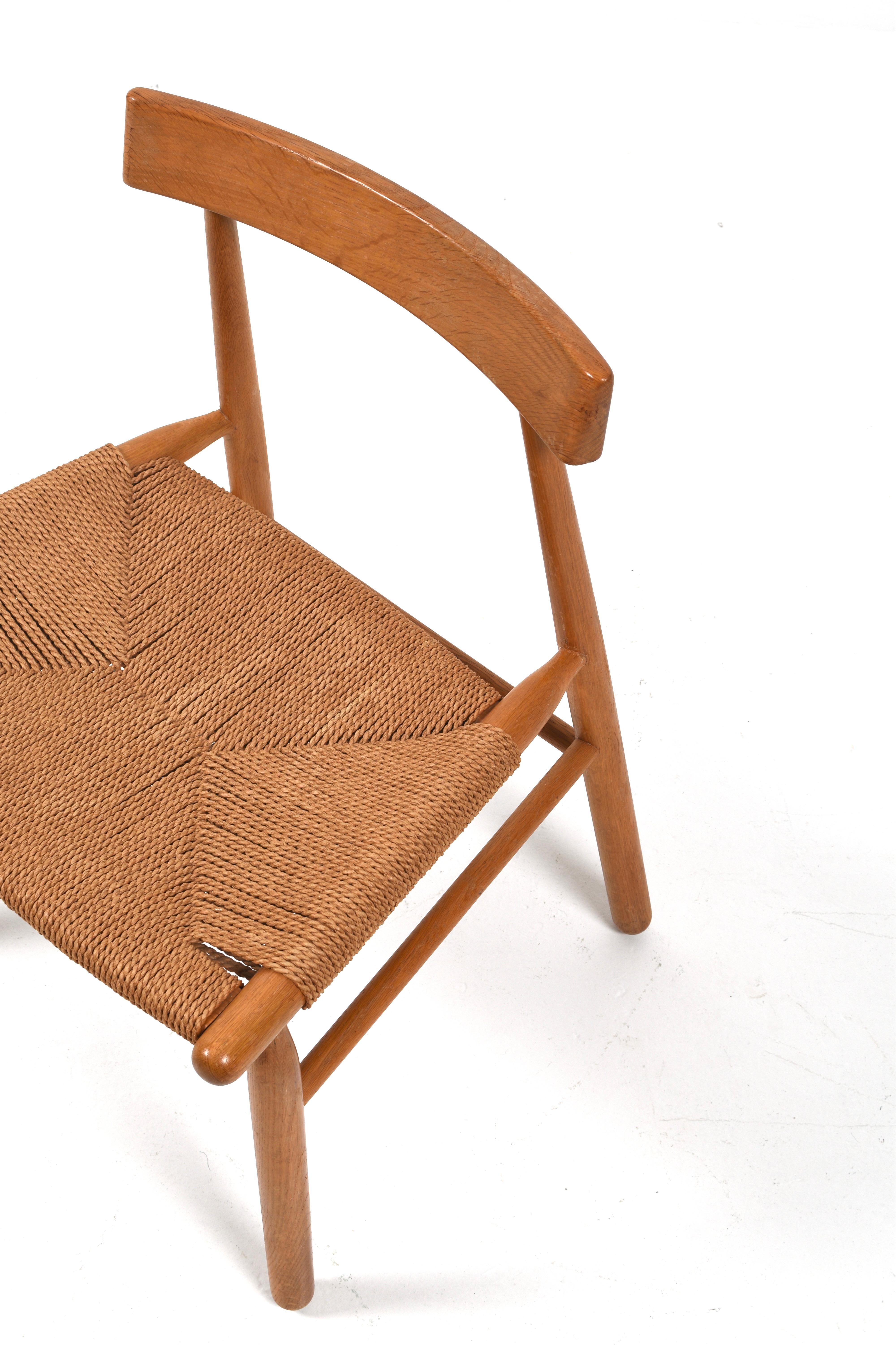 Silla escandinava de mediados de siglo en roble y cuerda de papel tejida, Dinamarca, años 50 Danés en venta