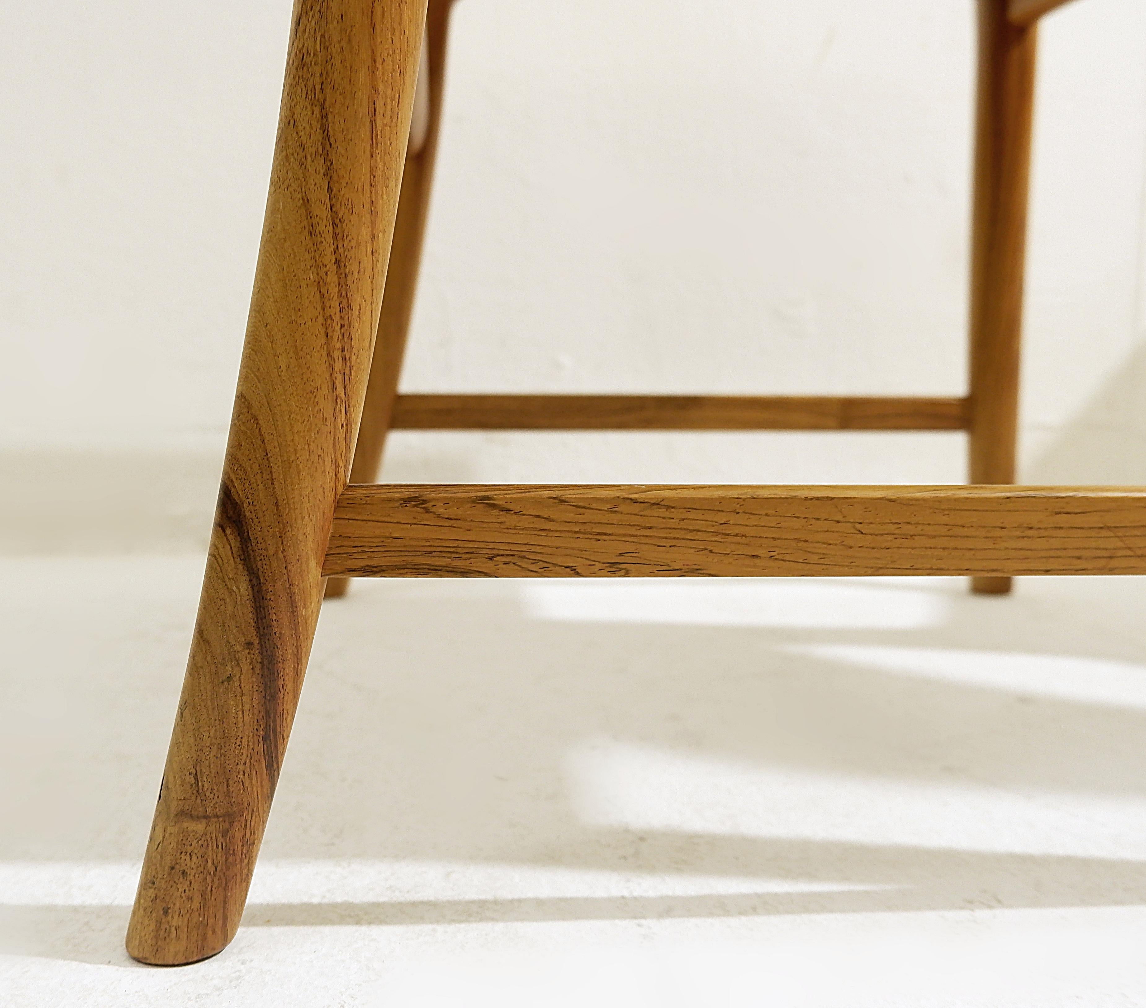 Mid-Century Scandinavian Chairs by Kai Lyngfeldt Larsen for Soren Willadsen 7