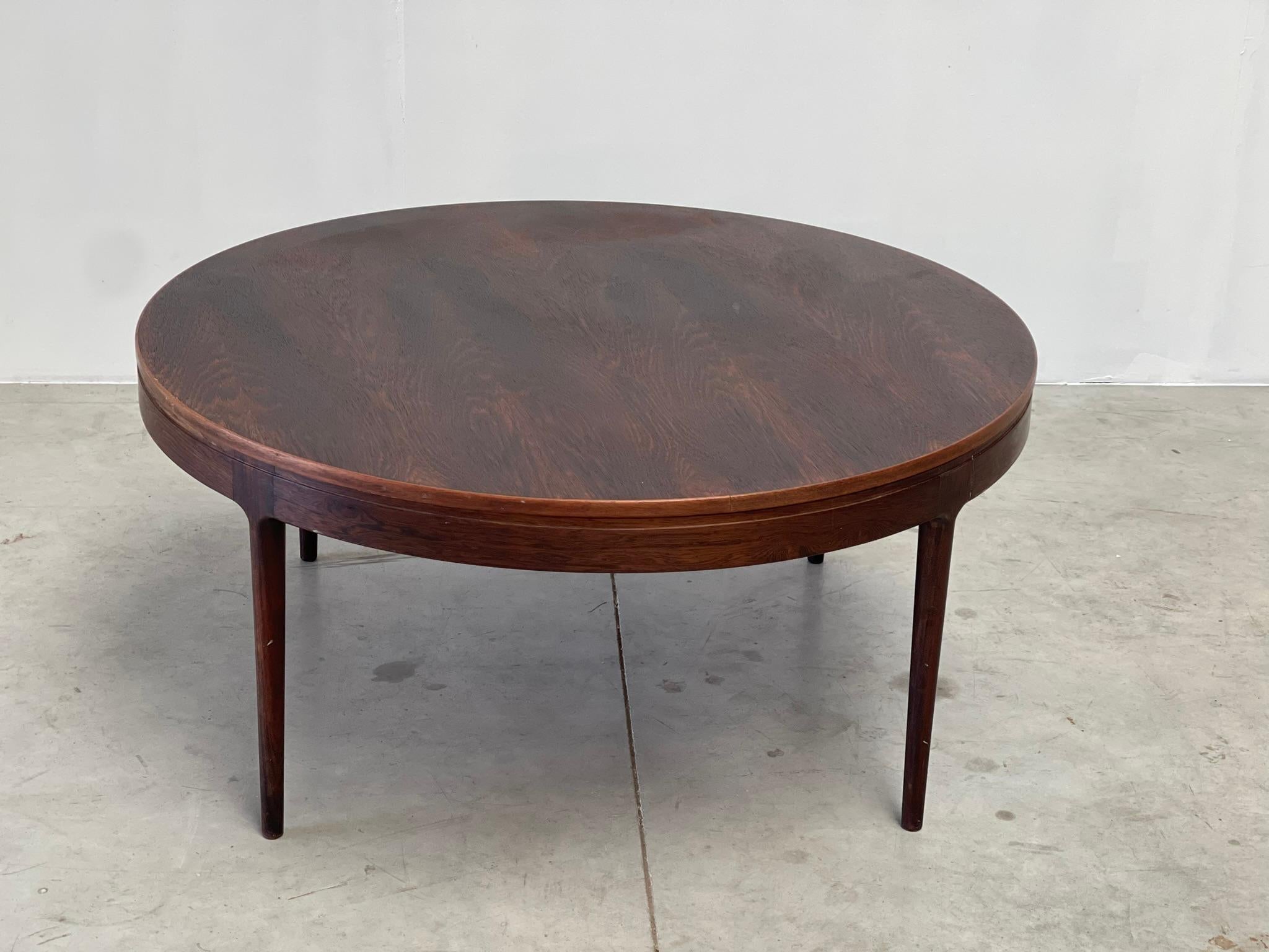 Mid century modern coffee table designed by Ole Wasnscher for AJ Iversen made from Rosewood.

Beautifully crafted crame in very good condition

Very elegant scandinavian design piece.

1950s - Denmark

Dimensions:
Height: 45cm/17.71