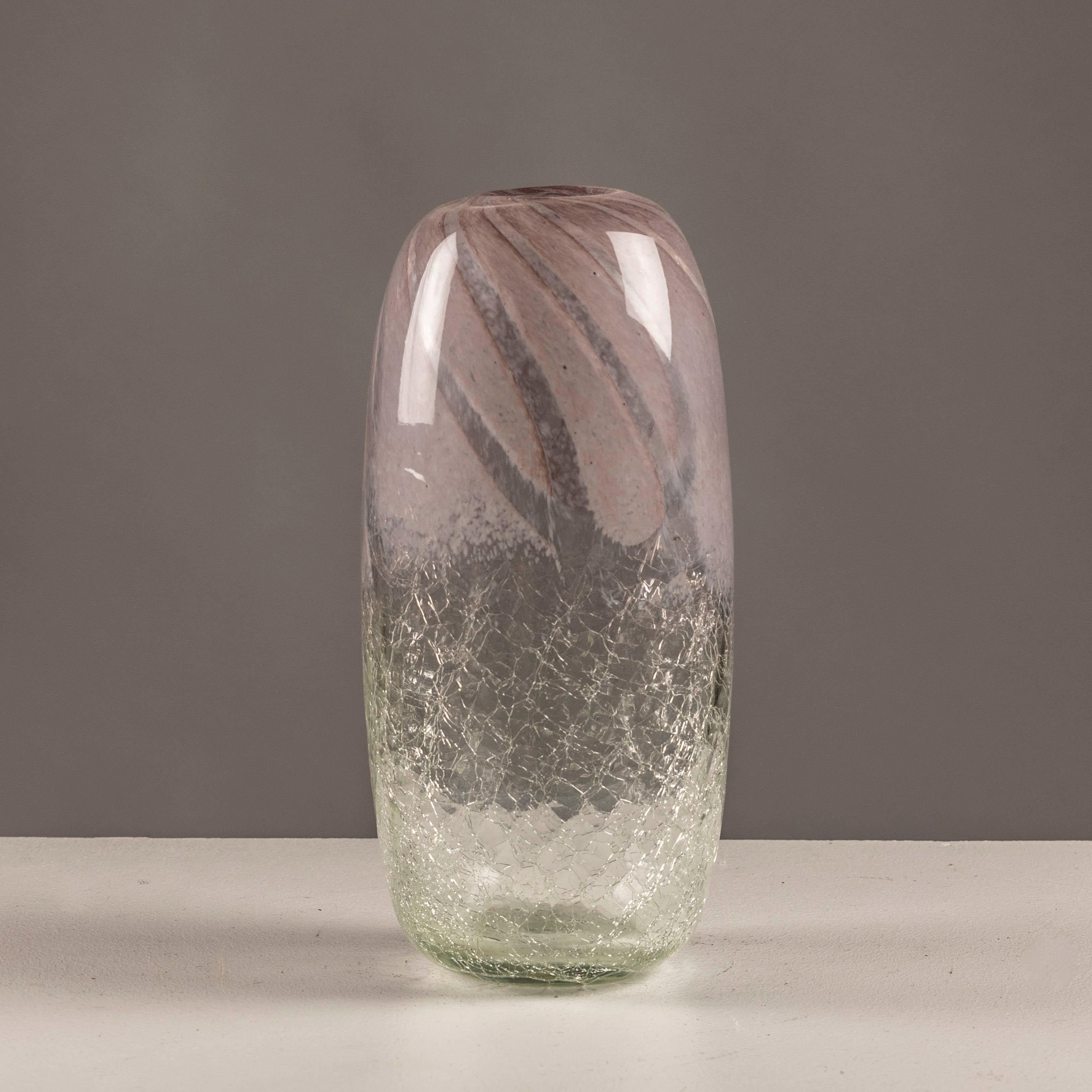 Mid-century scandinavian Craquele glass vase For Sale 1