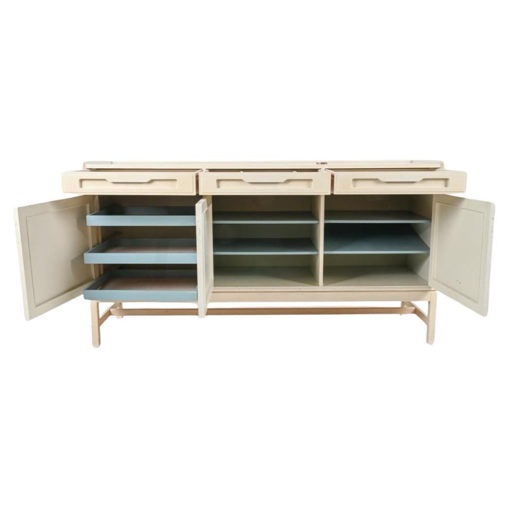 Mid century Scandinavian Danish 3 door painted credenza with Key In Good Condition For Sale In Brooklyn, NY