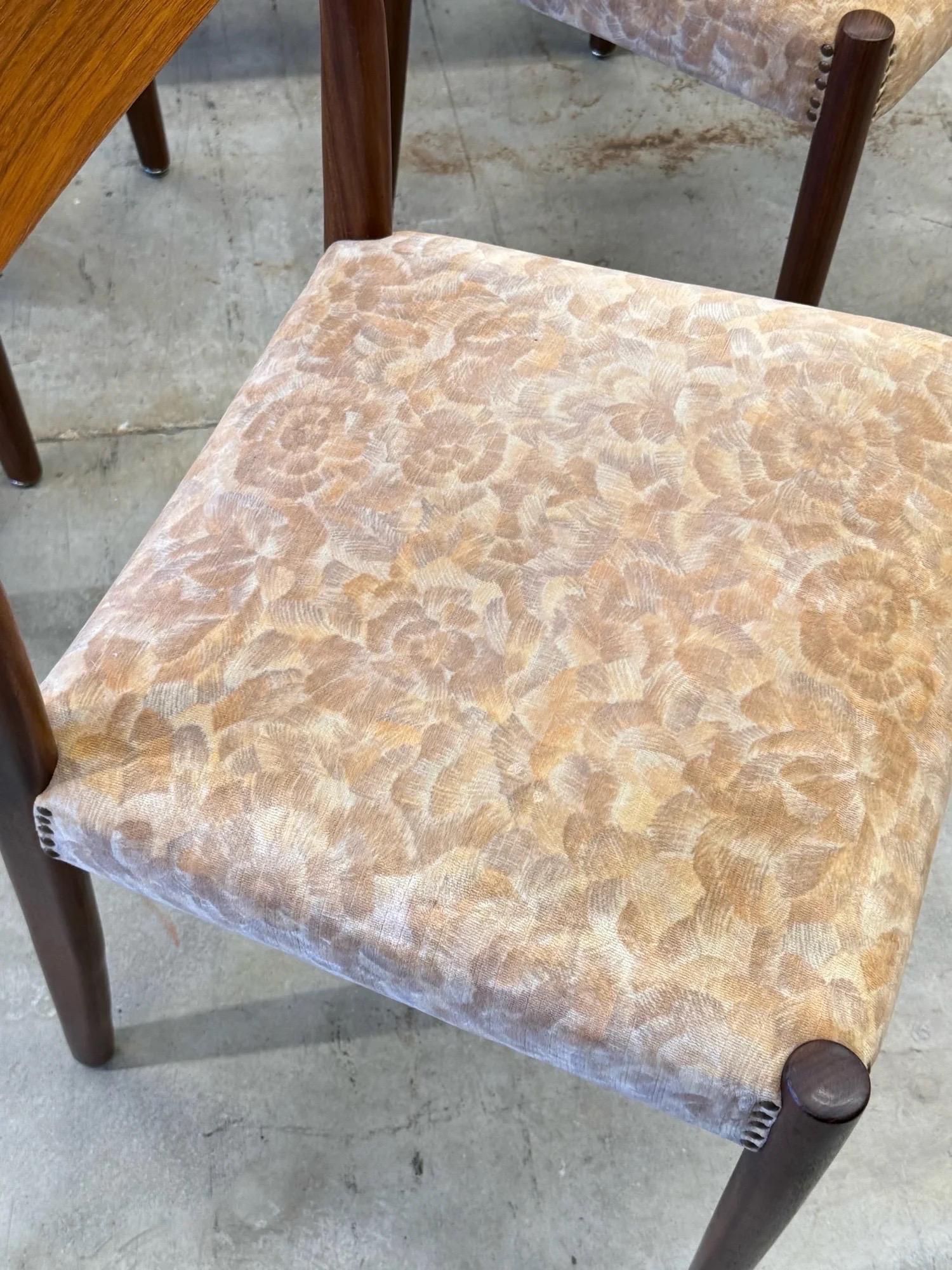 Mid-Century Scandinavian Dining Chairs - Set of Six en vente 5