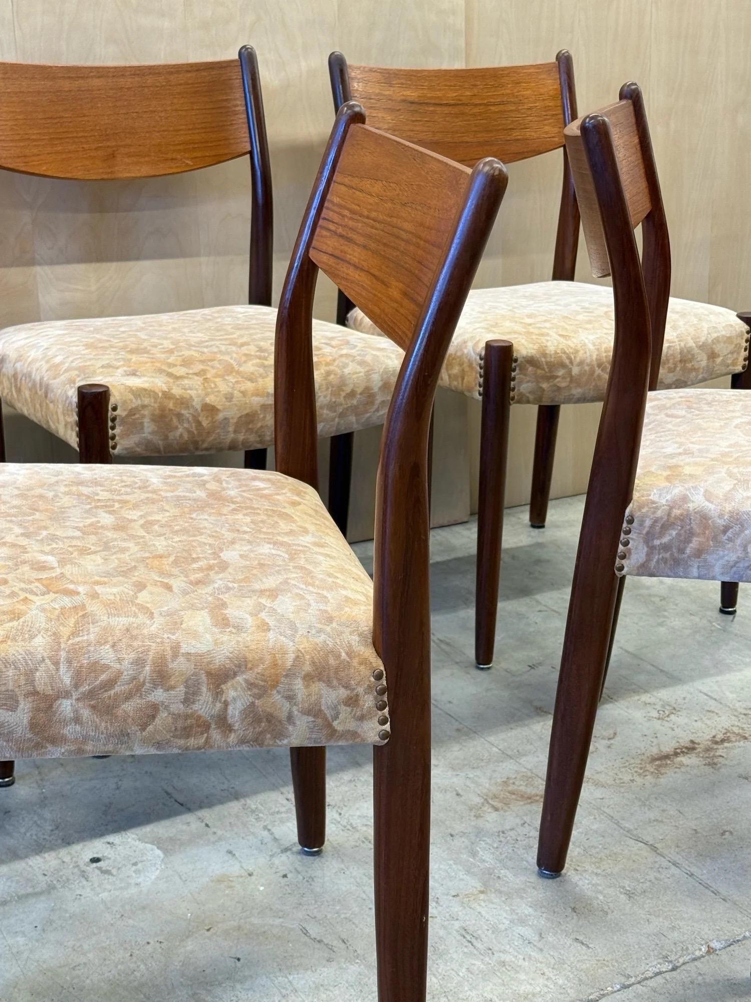 Scandinave Mid-Century Scandinavian Dining Chairs - Set of Six en vente