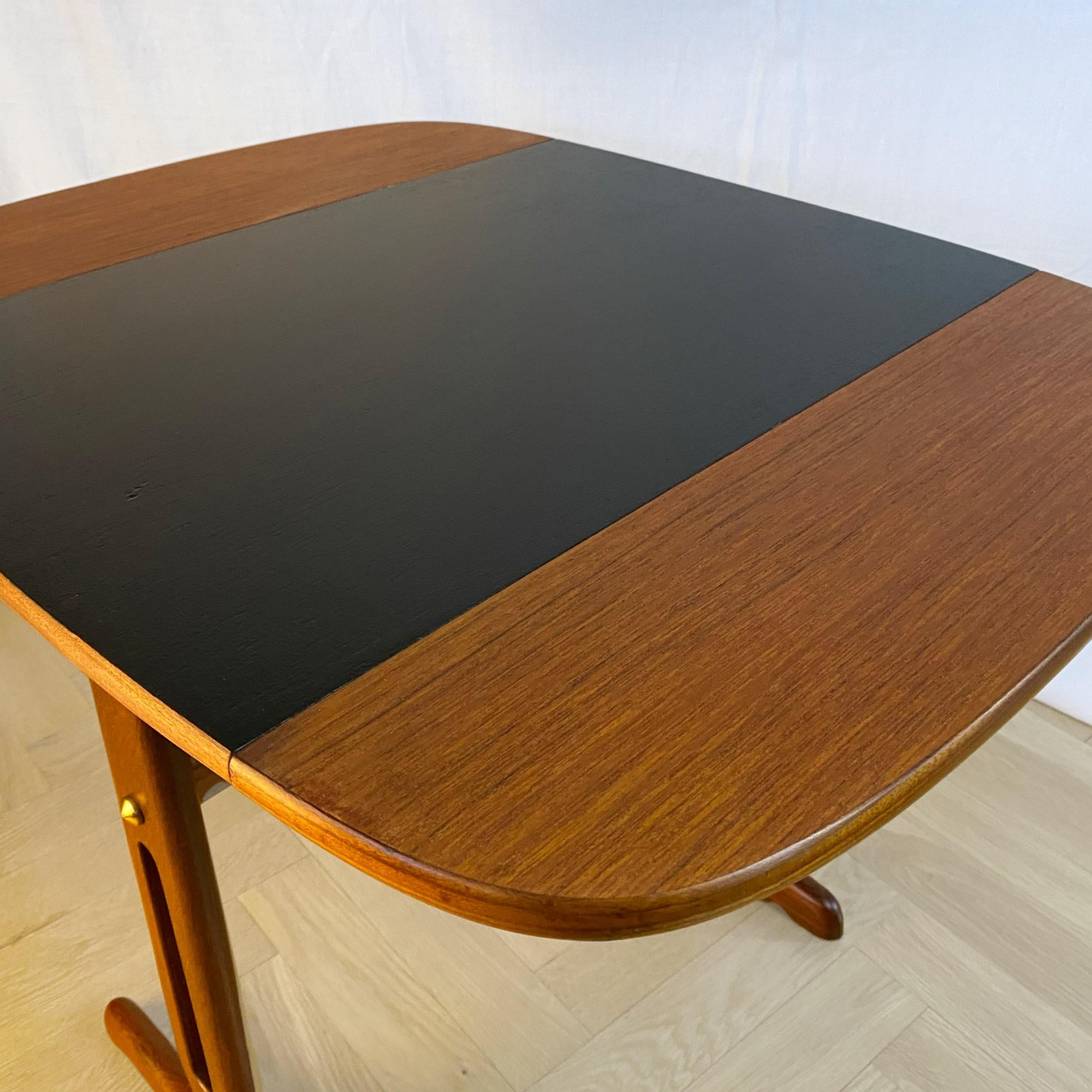 Mid-century Scandinavian drop-leaf side table, teak and brass, Sweden 1950s For Sale 1