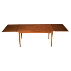 Mid Century Scandinavian Expandable Dining Table