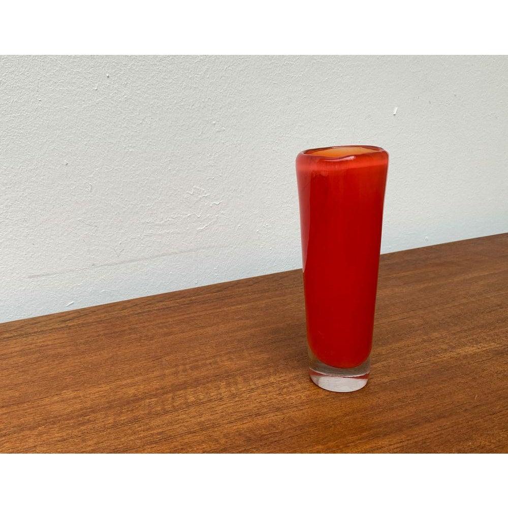 Jarrón de cristal escandinavo de mediados de siglo 1960 siglo XX en venta