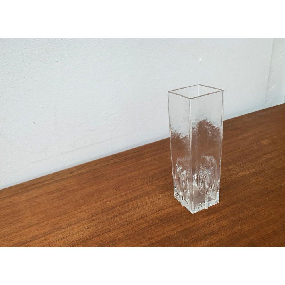 XX secolo Vaso in vetro scandinavo di metà secolo con motivo floreale, anni '60 in vendita