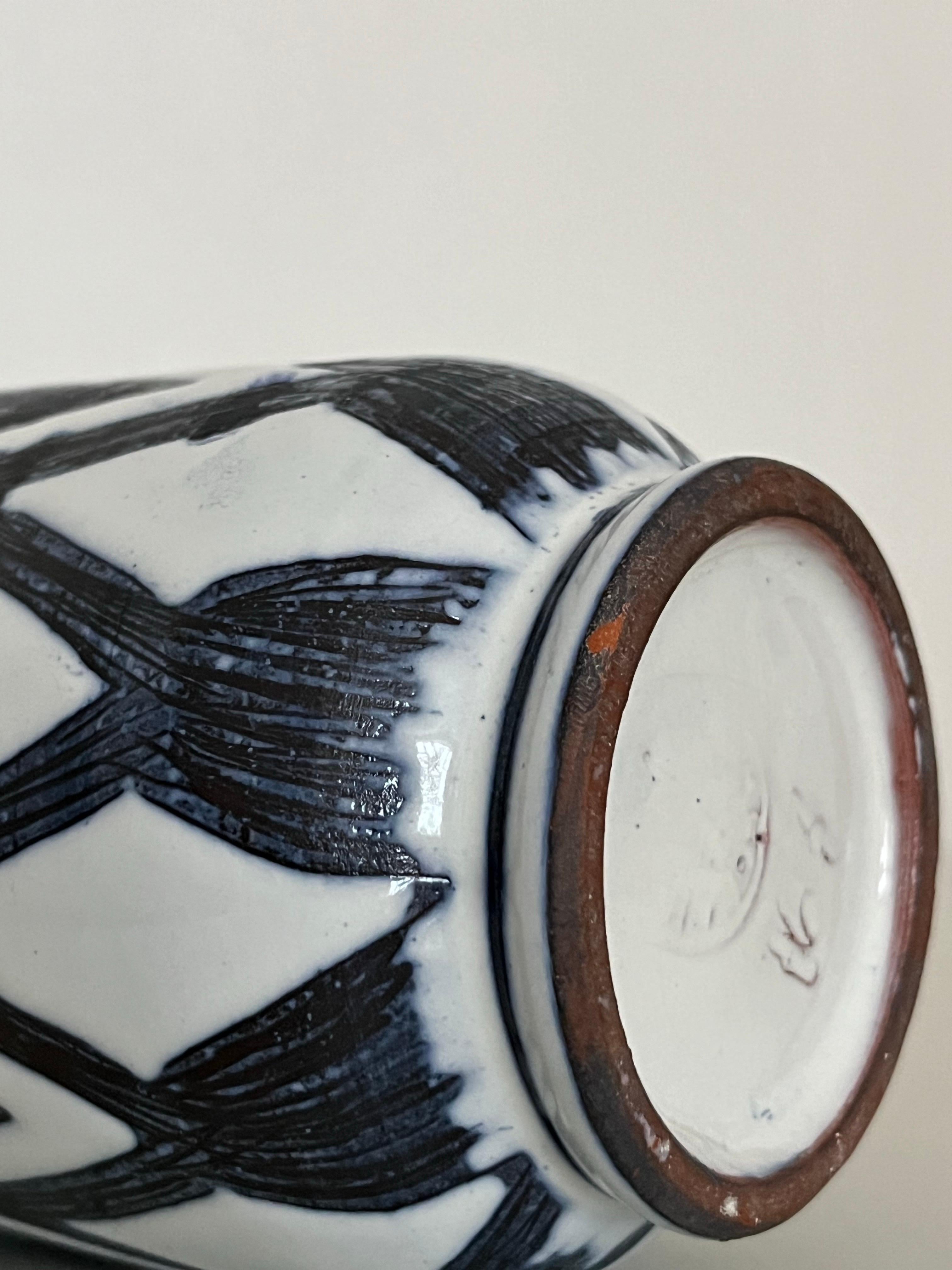 Brocca in ceramica con motivo grafico scandinavo di metà secolo, anni '50 in vendita 5