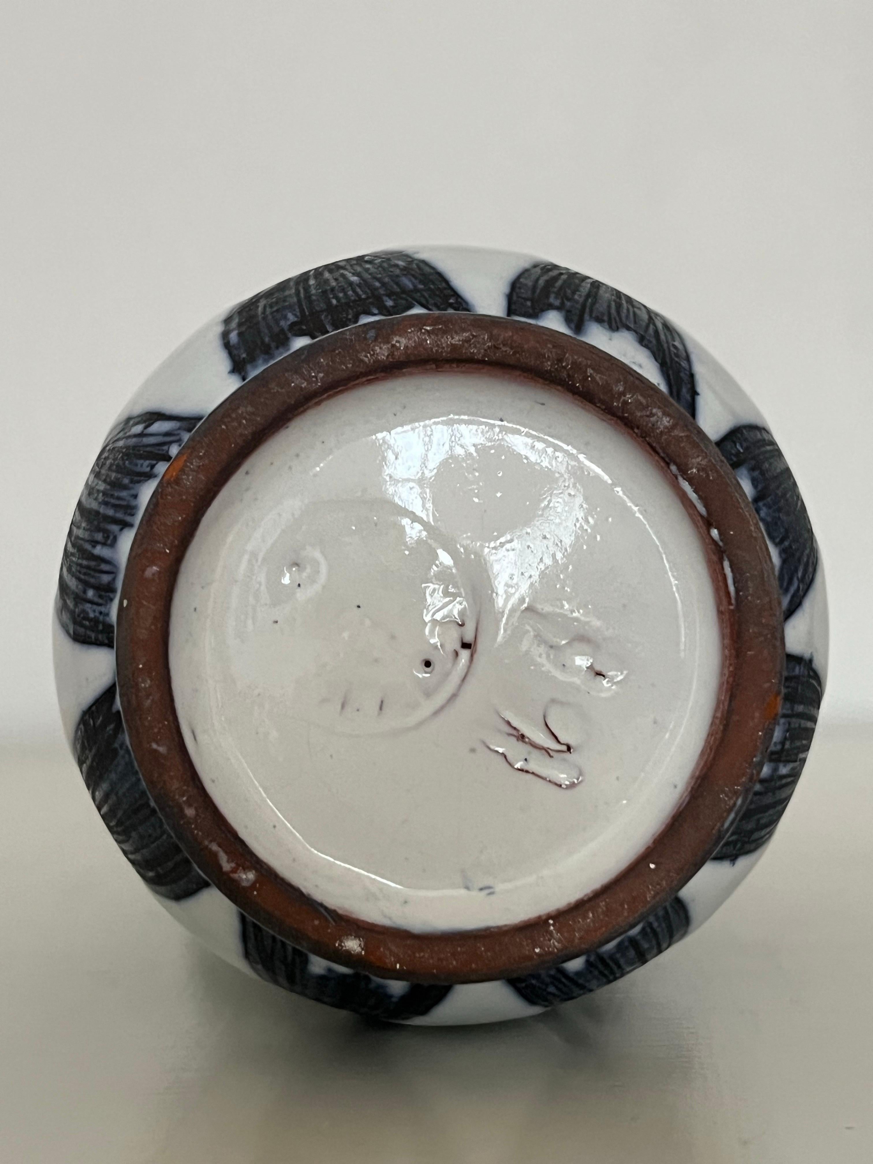 Brocca in ceramica con motivo grafico scandinavo di metà secolo, anni '50 in vendita 6