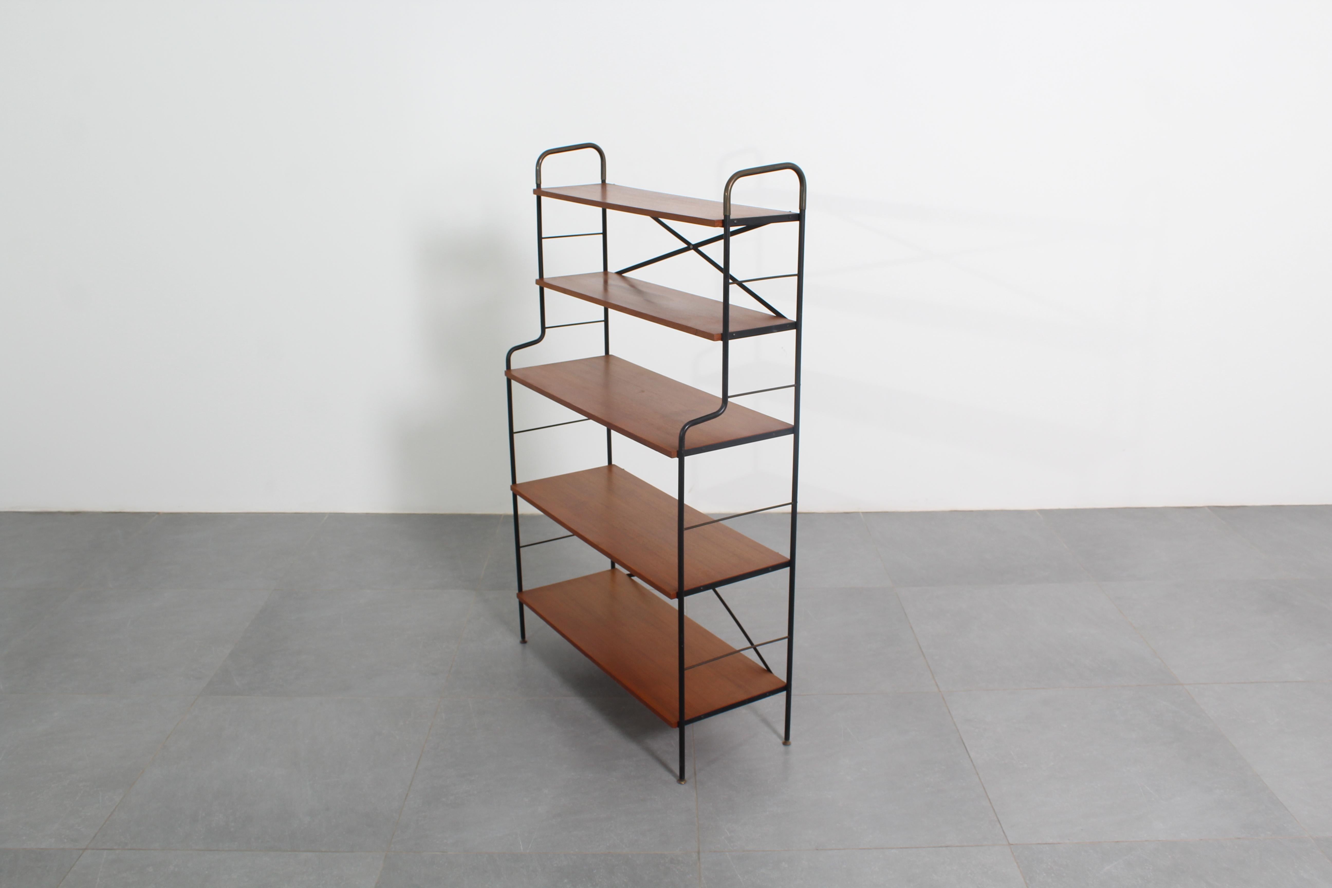 Metà XX secolo Libreria scandinava di metà secolo in ferro e teak, anni '60 in vendita