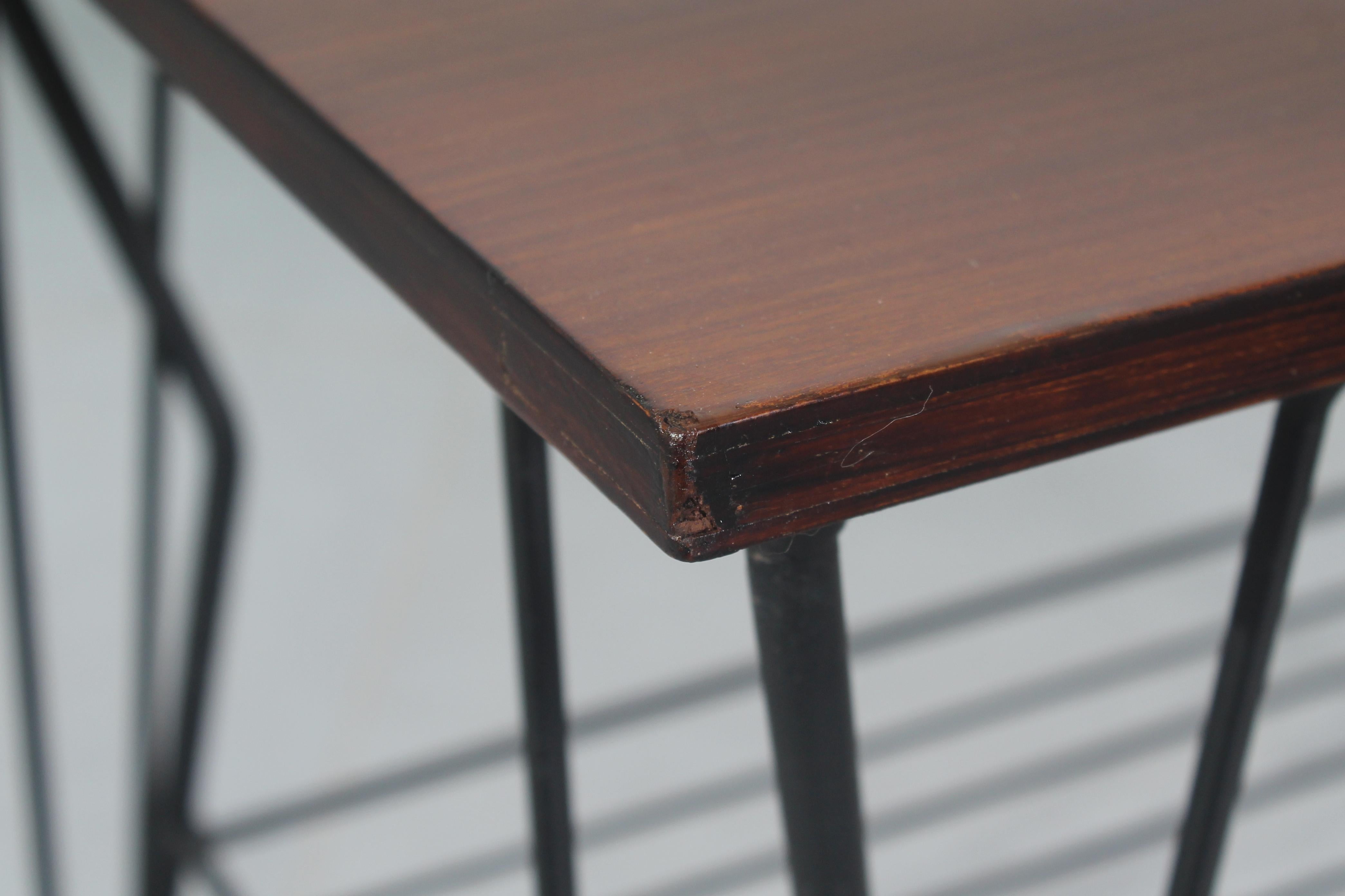 Table basse scandinave du milieu du siècle en fer et en teck, années 1960 en vente 8