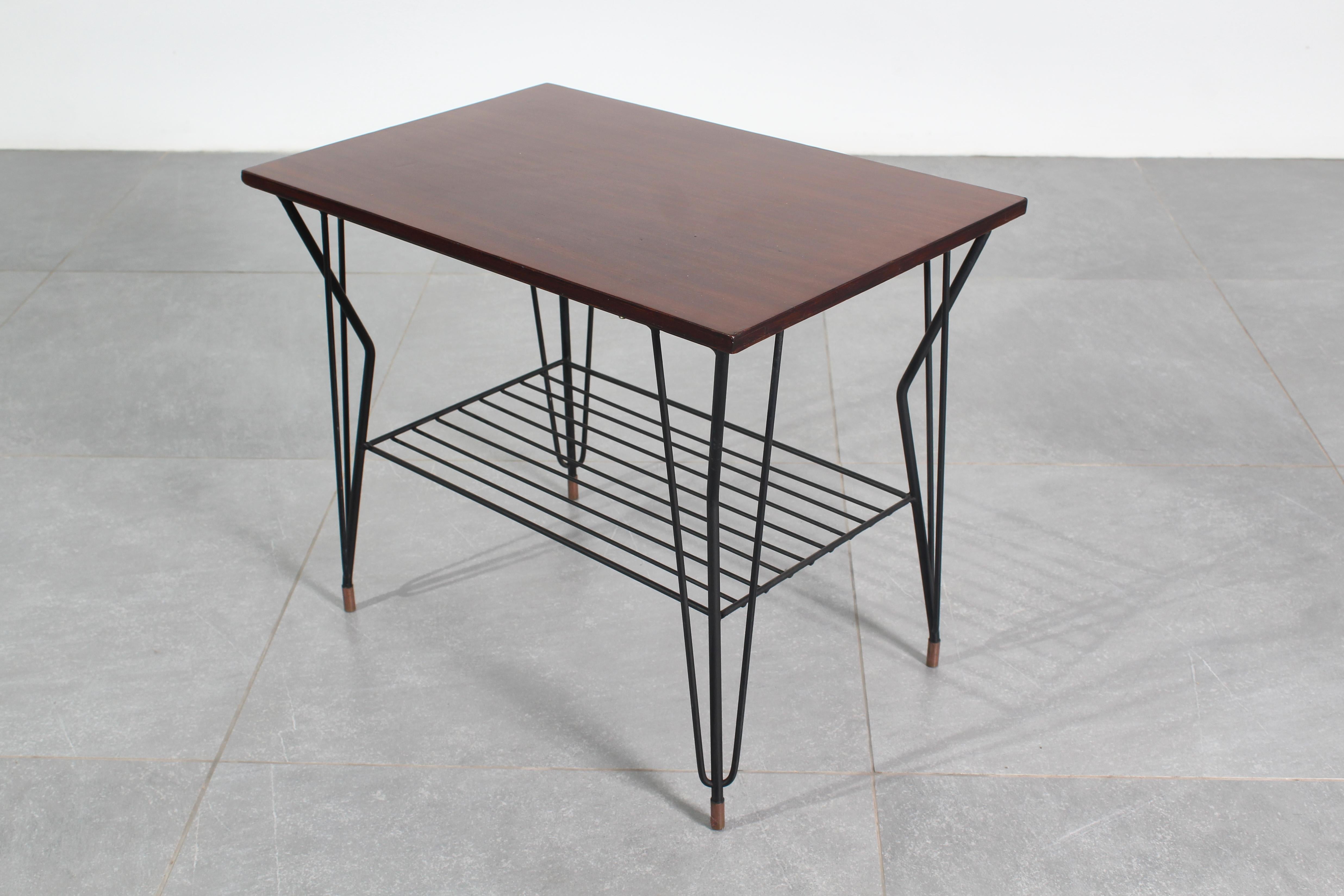 Table basse scandinave du milieu du siècle en fer et en teck, années 1960 en vente 1