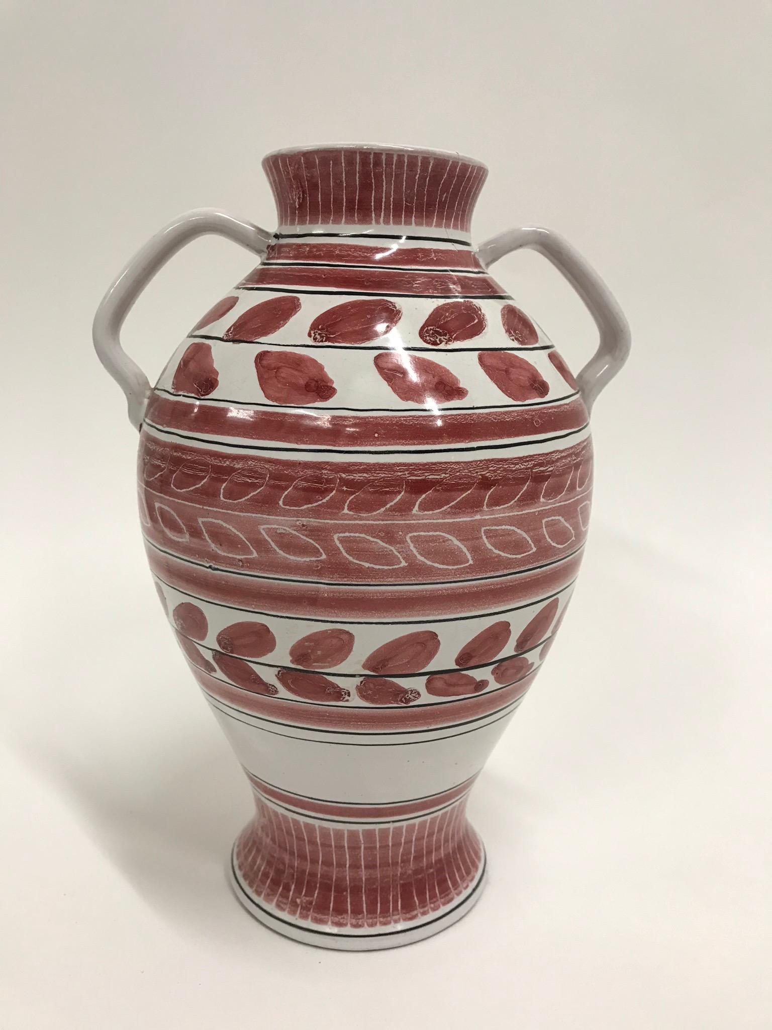 Midcentury Scandinavian Kåre Berven Fjeldsaa Red and White Vase, Signed KBF In Fair Condition For Sale In Oslo, NO