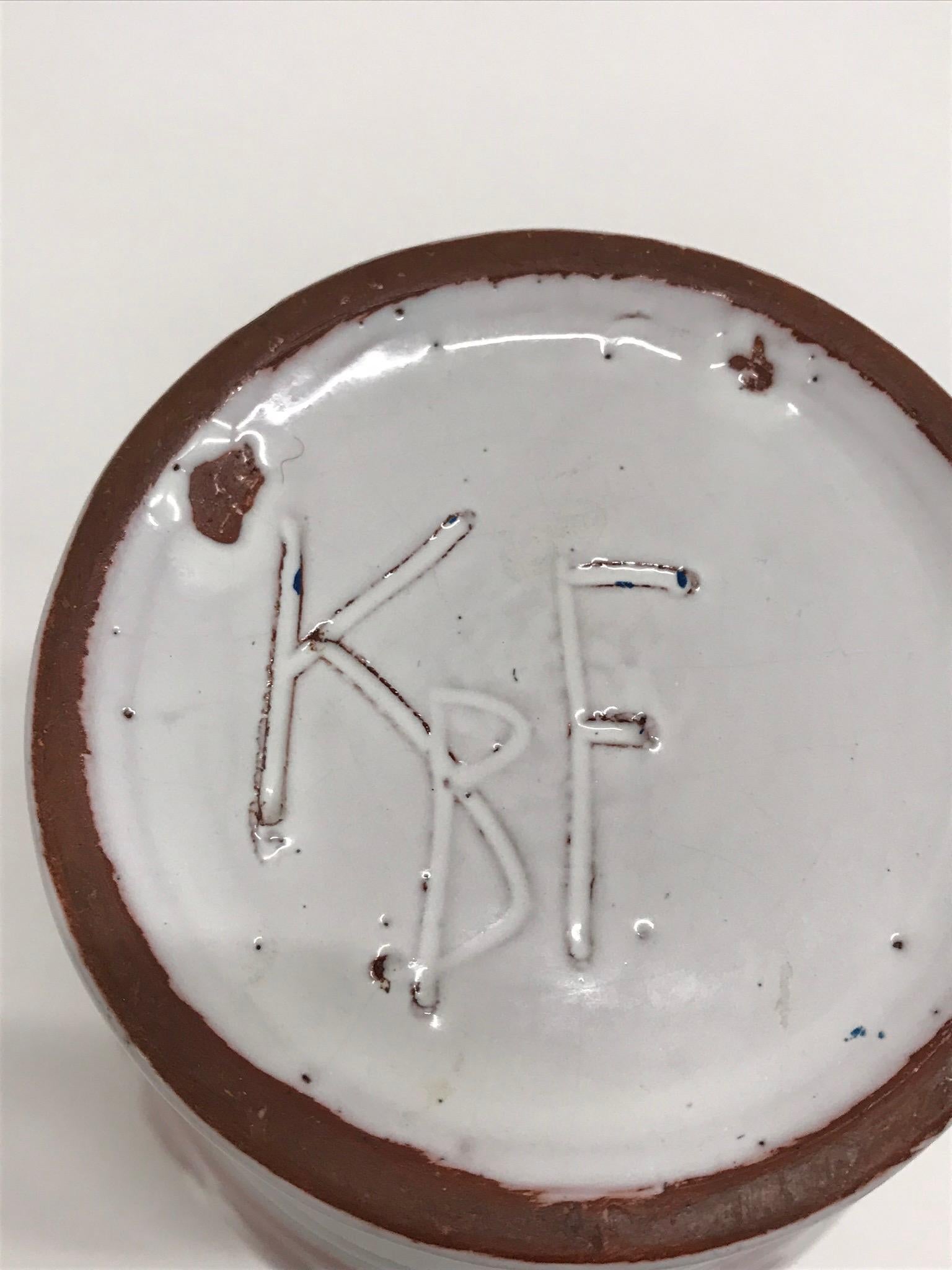Midcentury Scandinavian Kåre Berven Fjeldsaa Red and White Vase, Signed KBF For Sale 2