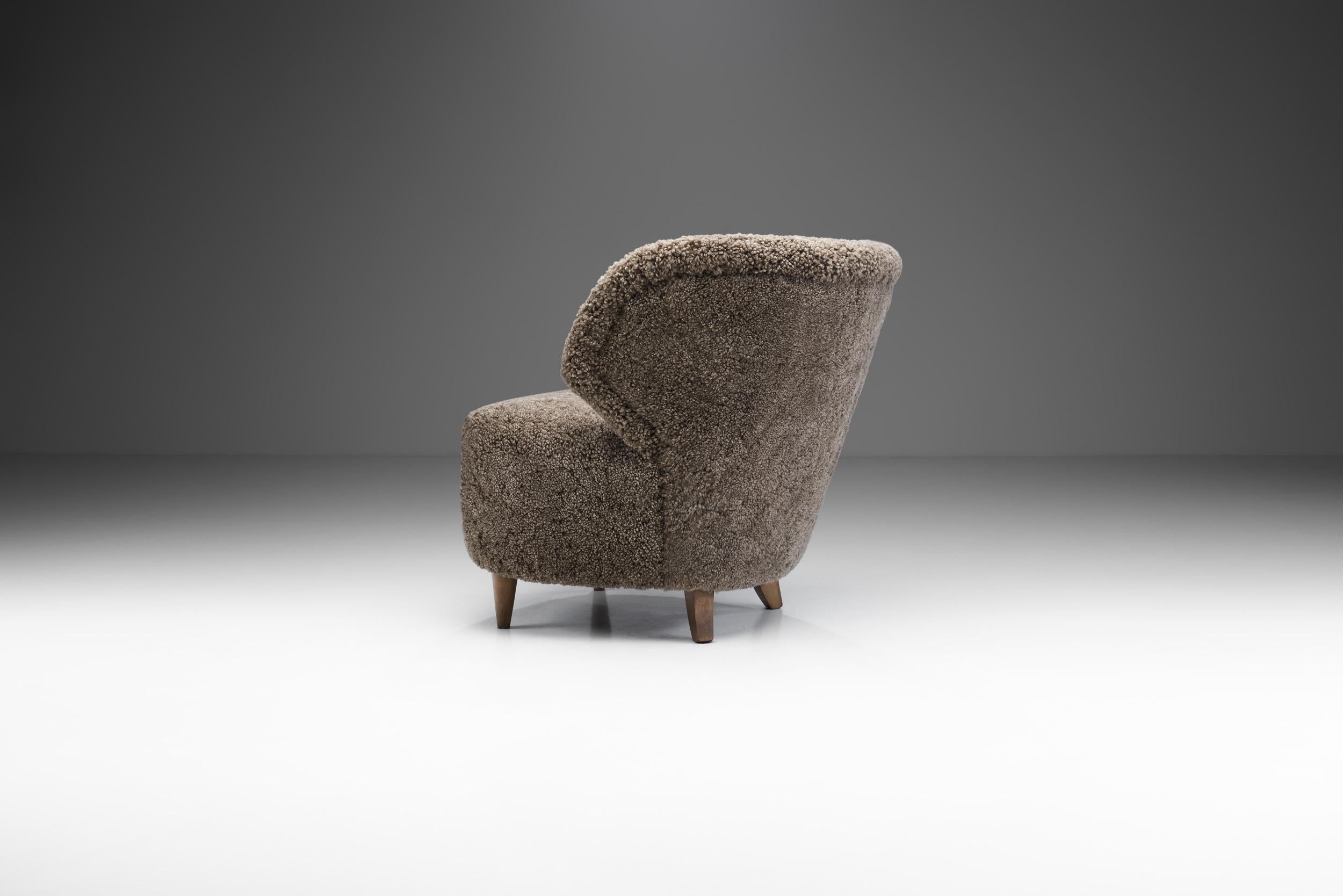 Sedia da salotto scandinava di metà secolo in pelle di pecora, Scandinavia, circa 1950 In condizioni buone in vendita a Utrecht, NL