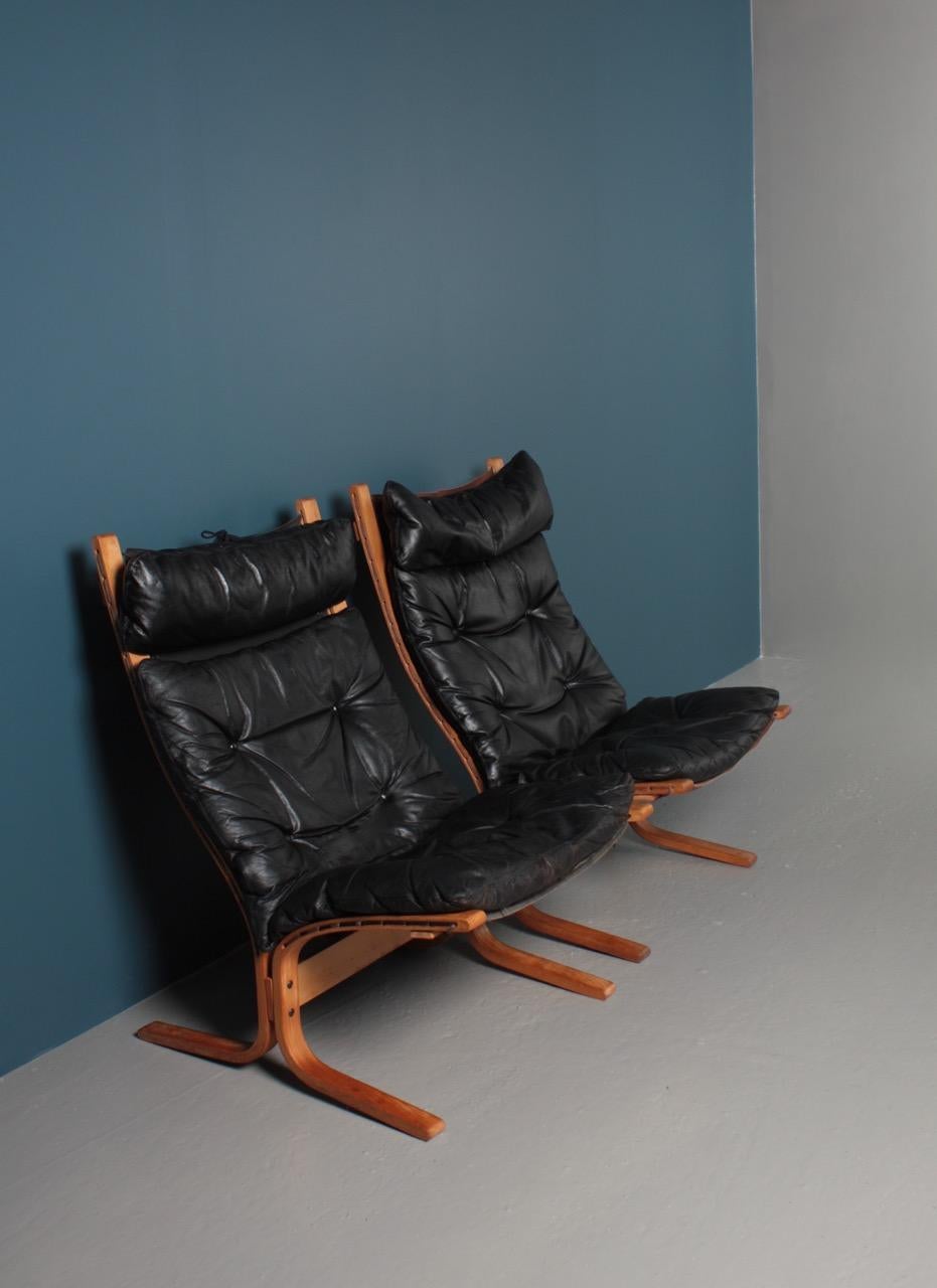 Midcentury Scandinavian Lounge Chairs in Patinated Leather by Ingmar Relling 3
