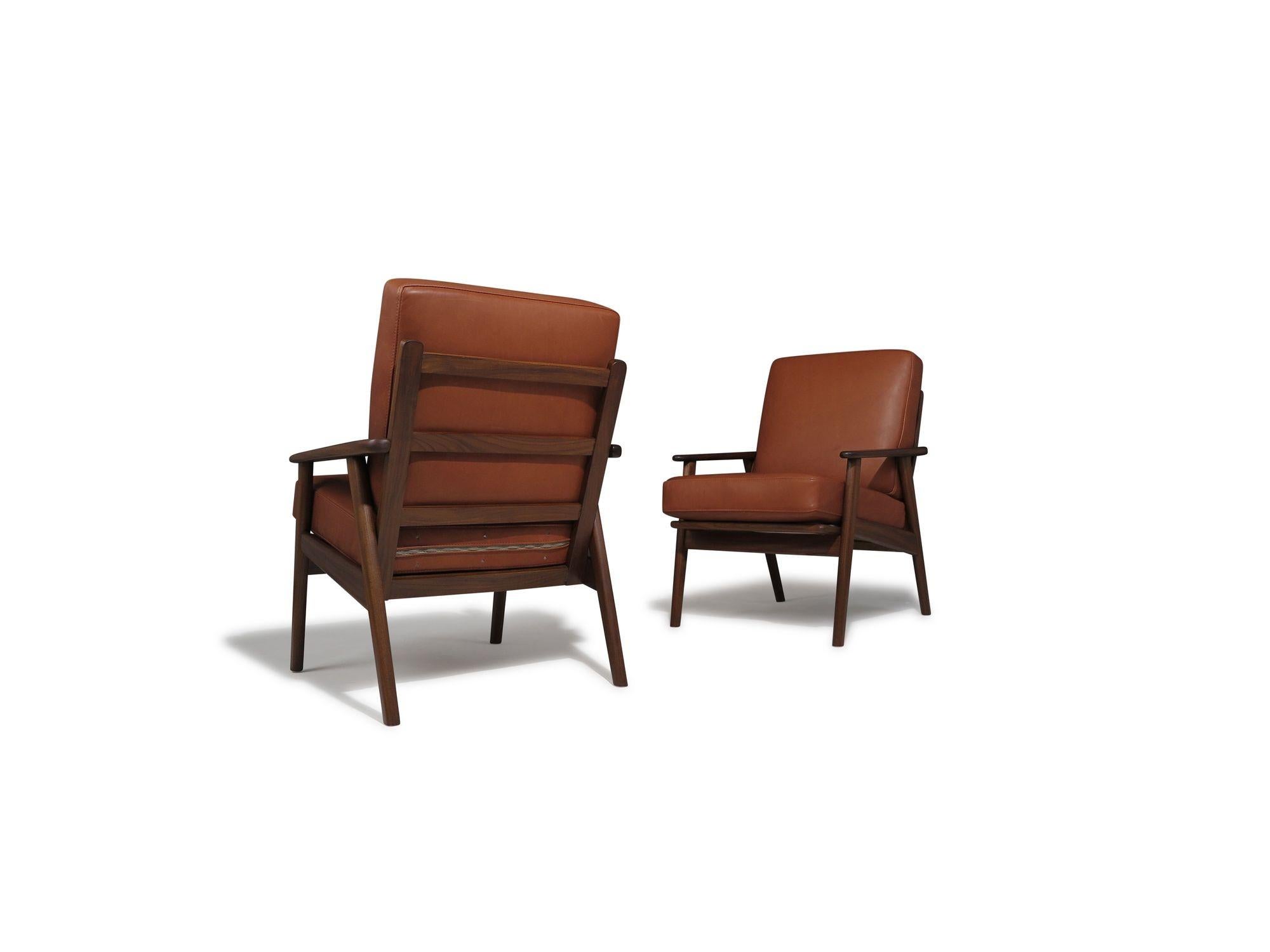 Mid-century Scandinavian Lounge Chairs in Saddle Leather For Sale 3