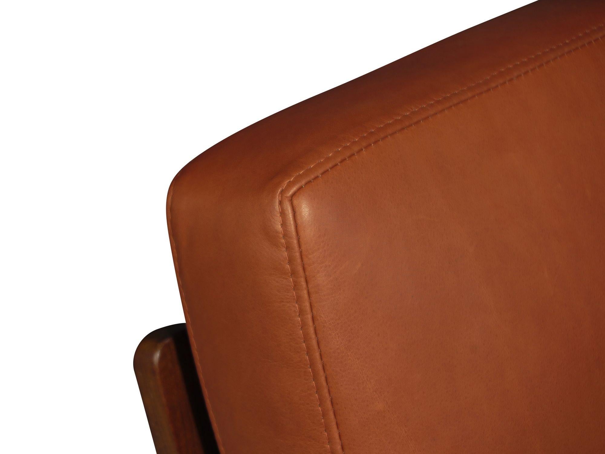 Mid-century Scandinavian Lounge Chairs in Saddle Leather For Sale 5