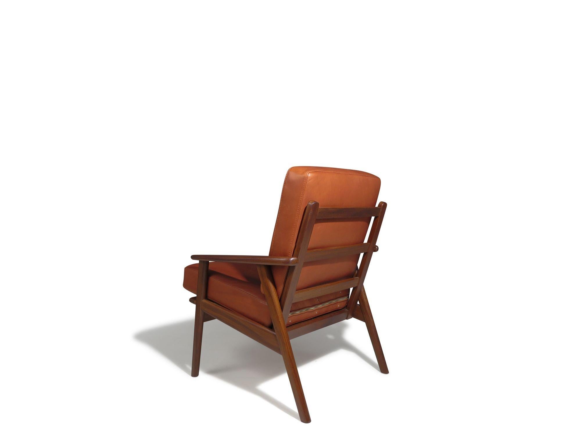 20th Century Mid-century Scandinavian Lounge Chairs in Saddle Leather For Sale