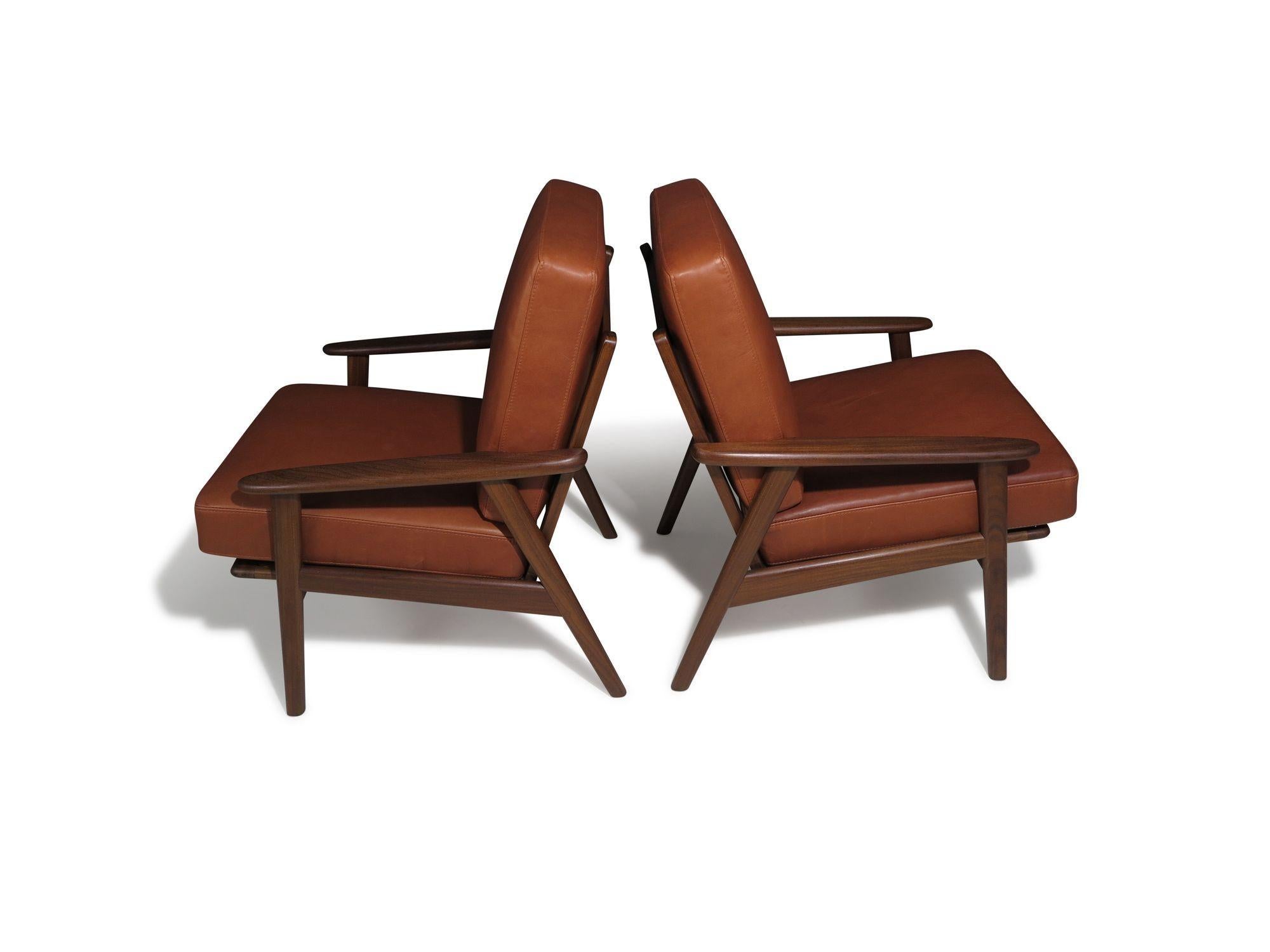 Mid-century Scandinavian Lounge Chairs in Saddle Leather For Sale 2