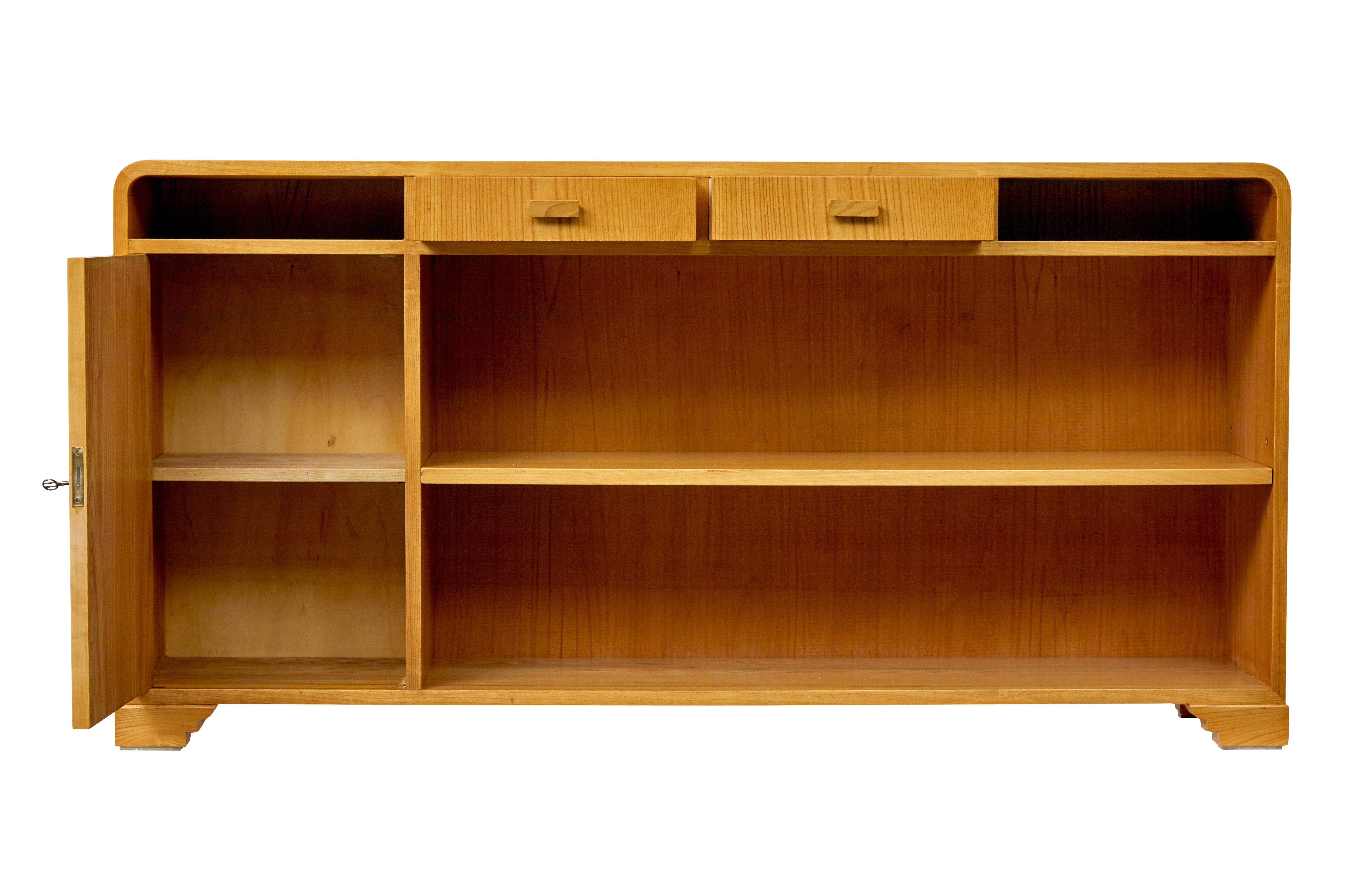 Mid century Scandinavian low open bookcase in elm In Good Condition In Debenham, Suffolk