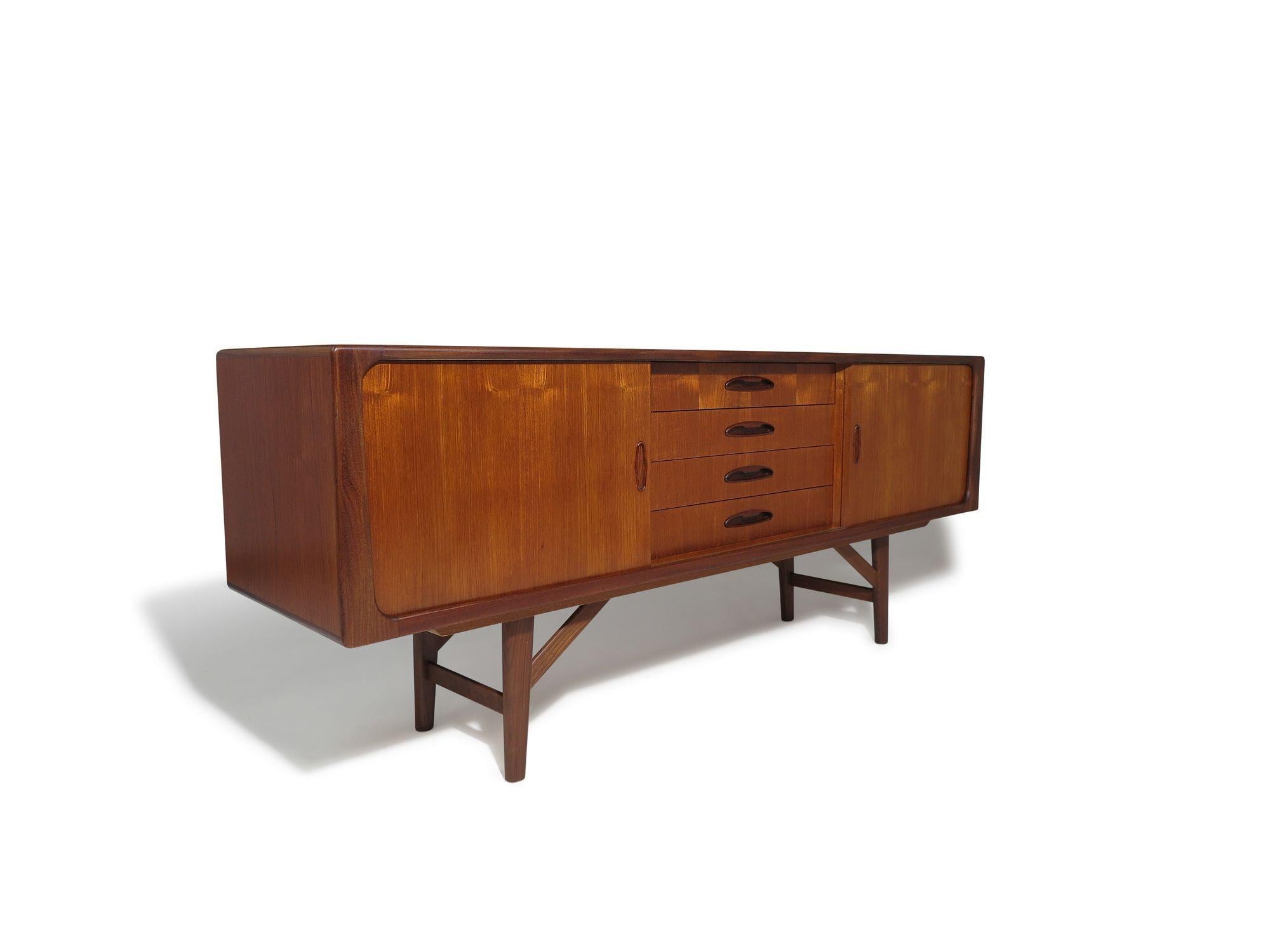 20th Century Mid-century Scandinavian Low Teak Sideboard Media Credenza For Sale