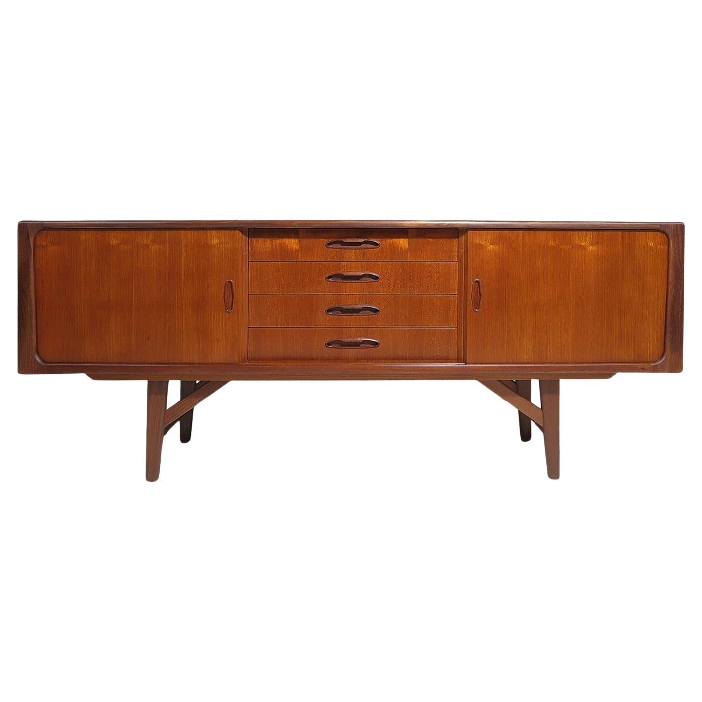 Skandinavisches Sideboard aus Teakholz aus der Mitte des Jahrhunderts Media Credenza