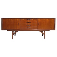 Skandinavisches Sideboard aus Teakholz aus der Mitte des Jahrhunderts Media Credenza