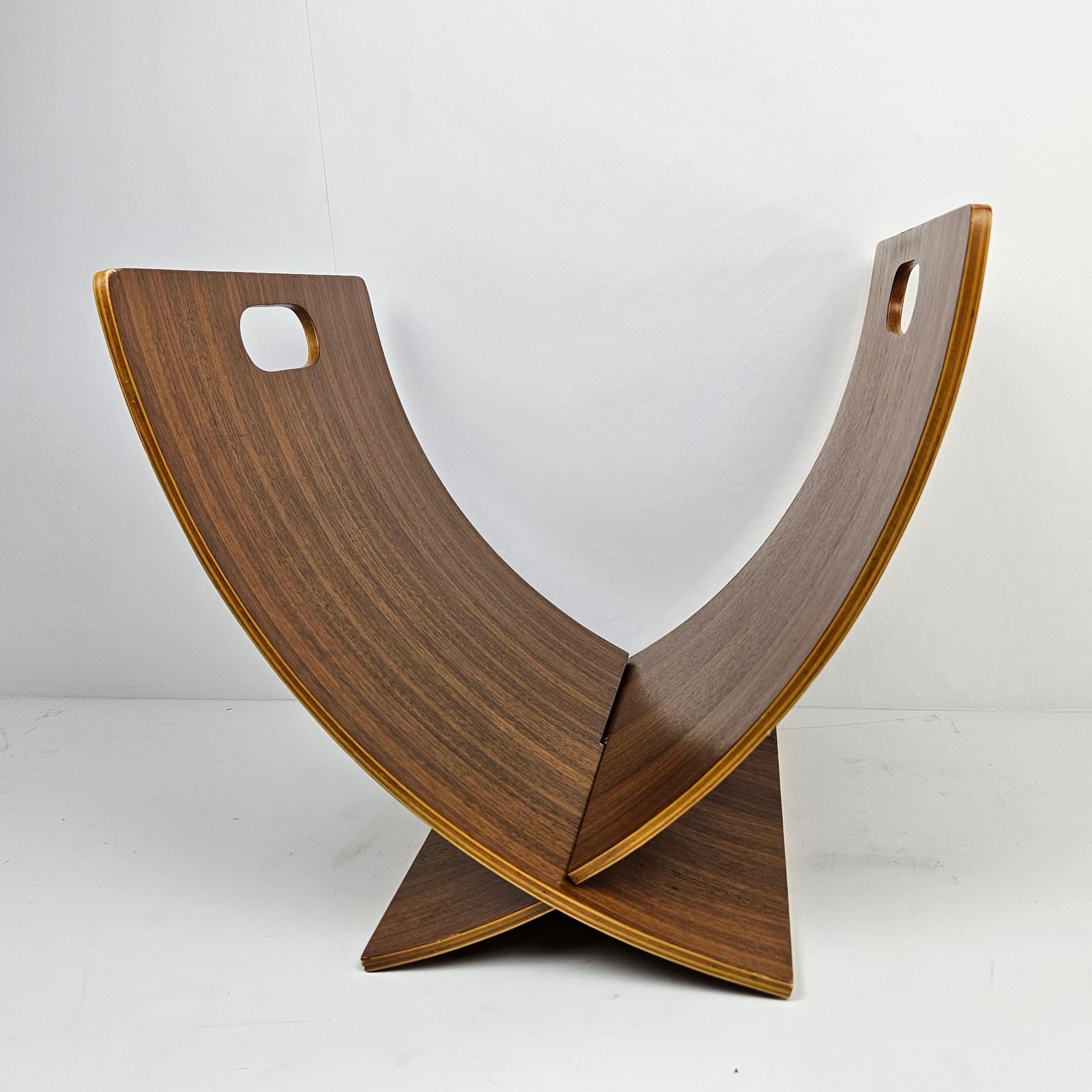 Scandinavo Portariviste scandinavo di metà secolo in compensato impiallacciato di teak, anni '70 in vendita