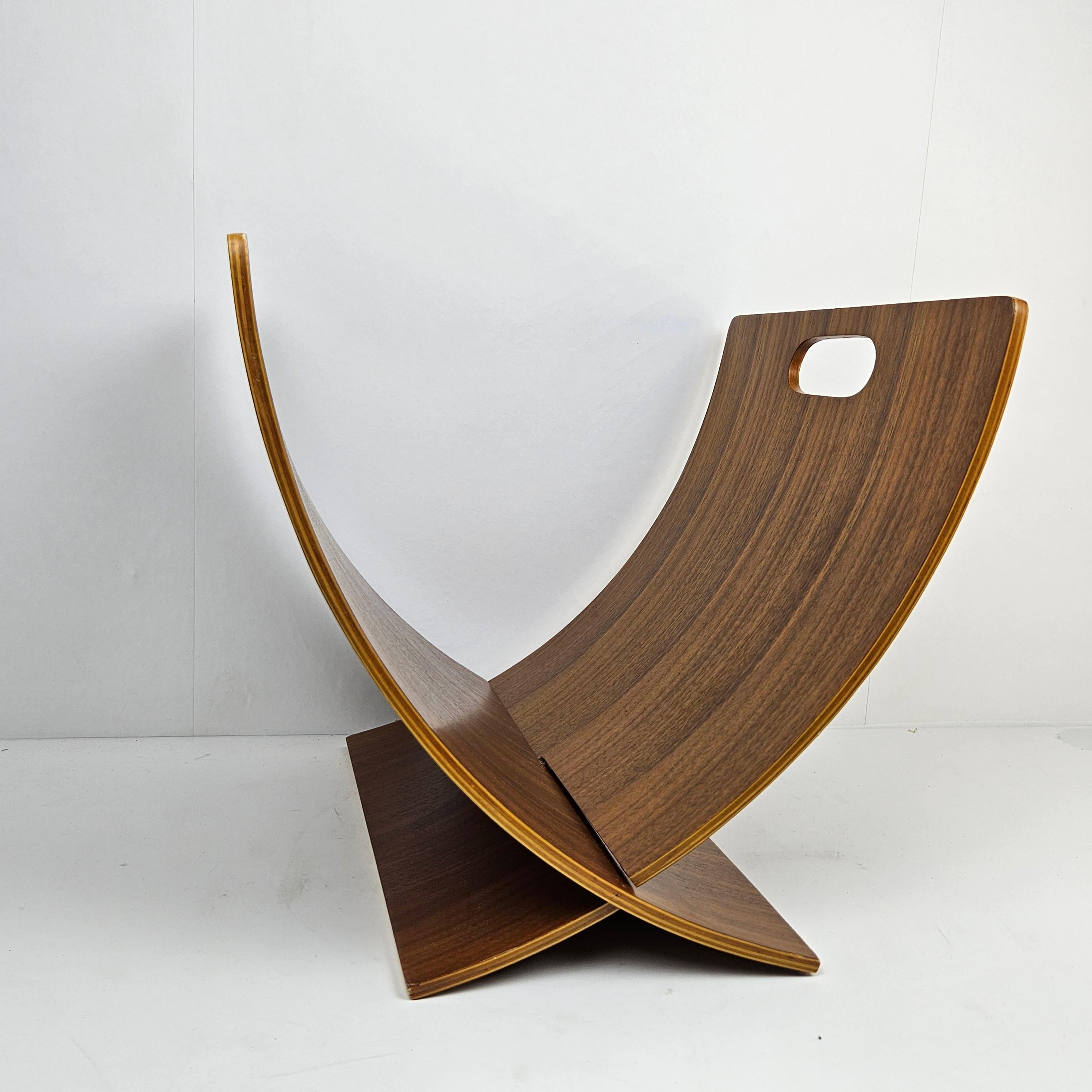 Portariviste scandinavo di metà secolo in compensato impiallacciato di teak, anni '70 In condizioni buone in vendita a Oud Beijerland, NL