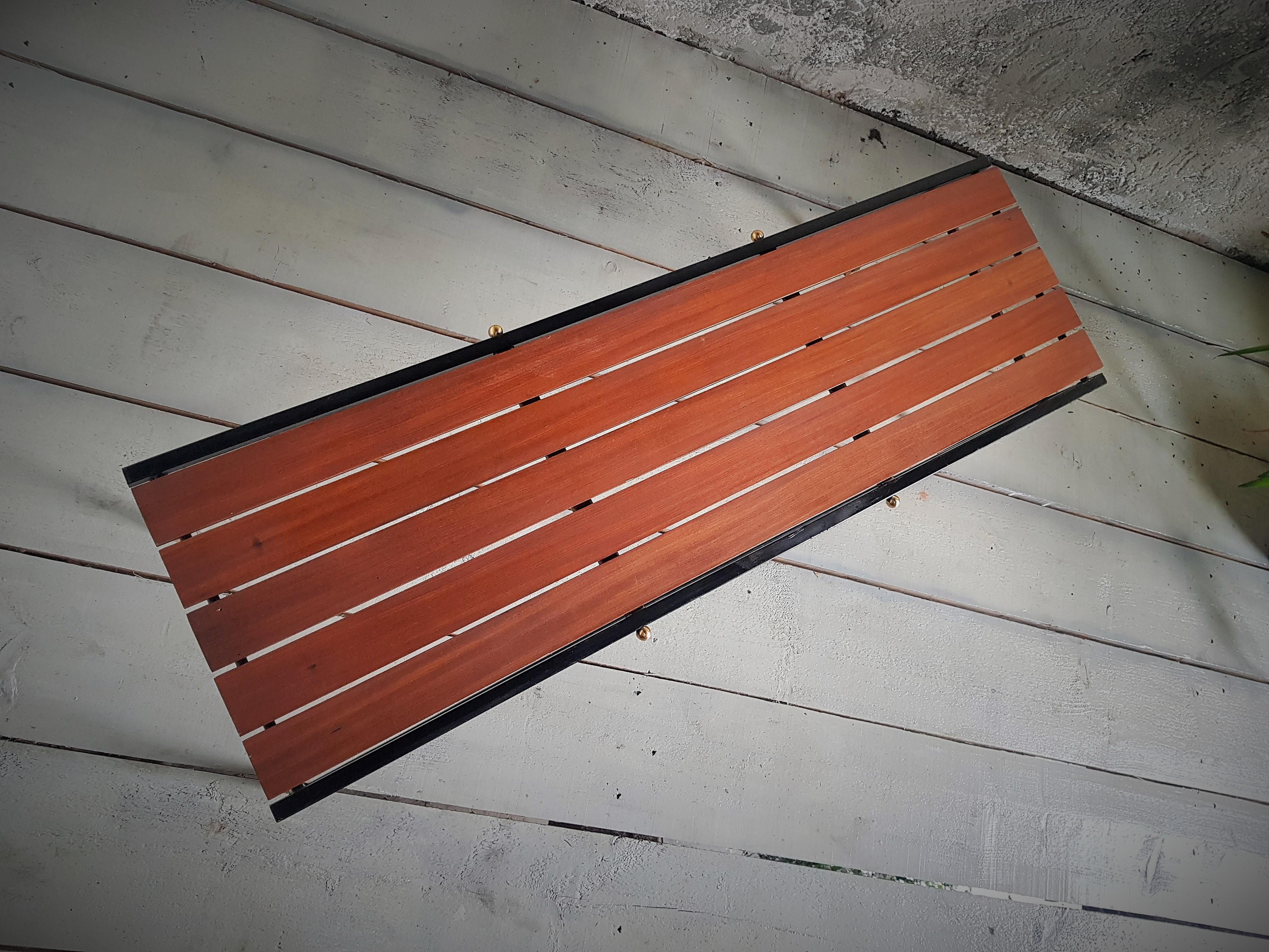 Consolle scandinava di metà secolo in metallo, ottone e teak, Danimarca, anni '60 in vendita 3