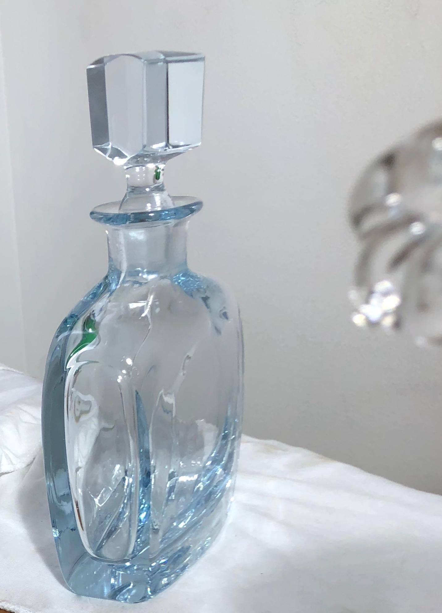 Mid-Century Scandinavian Modern Art Glass, Strombergshyttan Bottle & Stopper In Good Condition In Brooklyn, NY