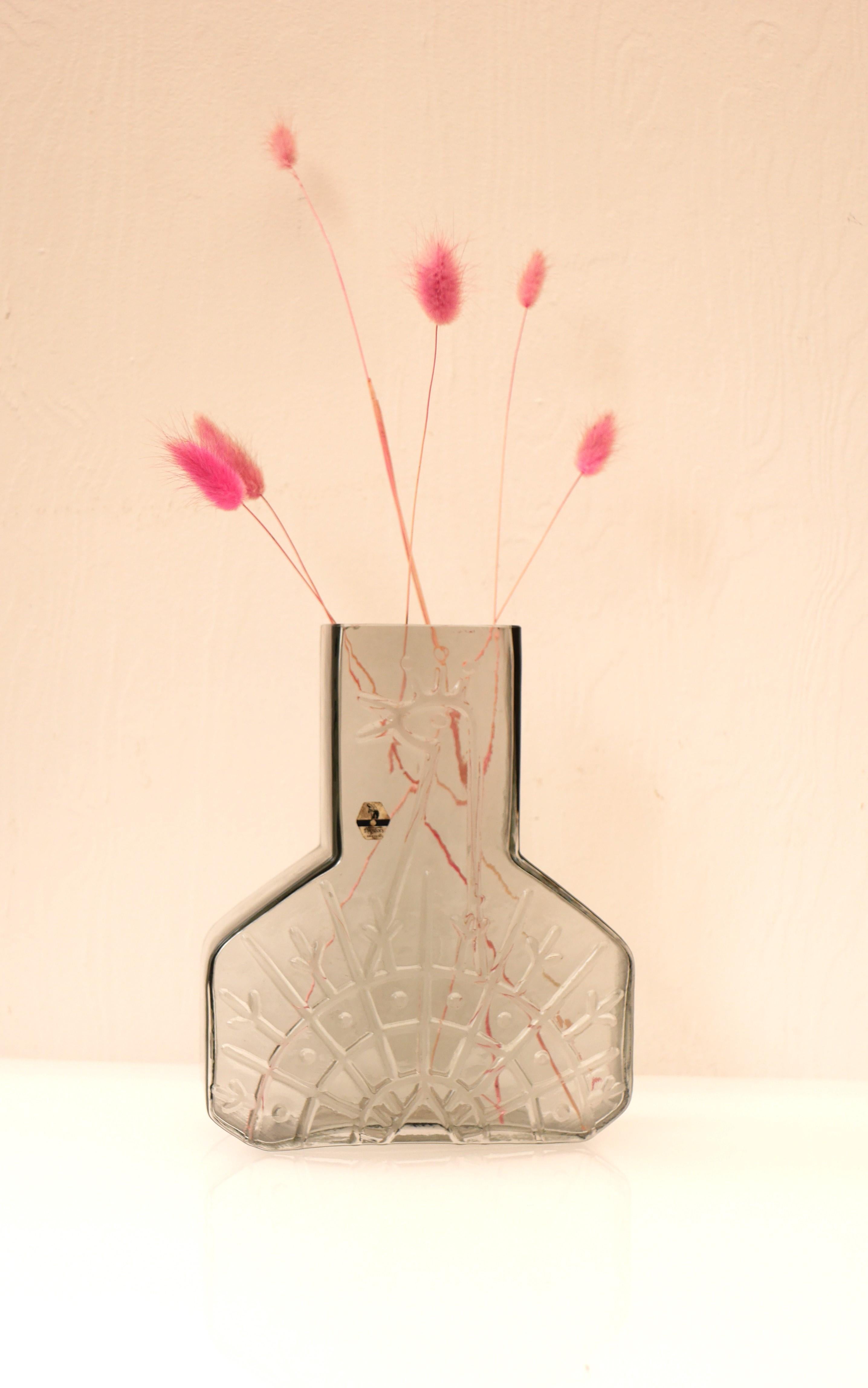 Mid-Century Modern Mid-Century Scandinavian Modern Art Glass Vase by Wiktor Berndt for Flygsfors For Sale