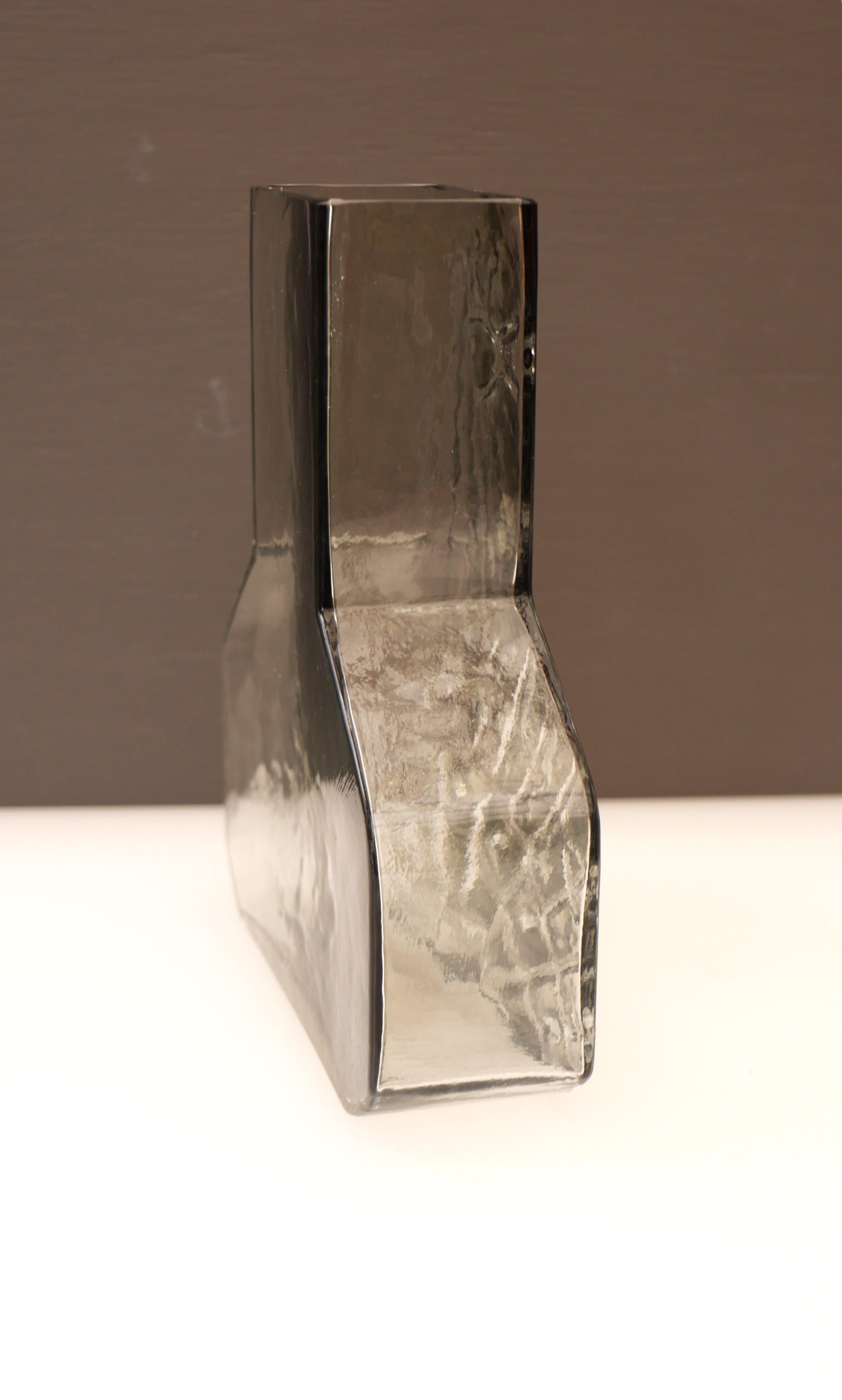 Fin du 20e siècle Vase en verre d'art moderne scandinave du milieu du siècle dernier de Wiktor Berndt pour Flygsfors en vente