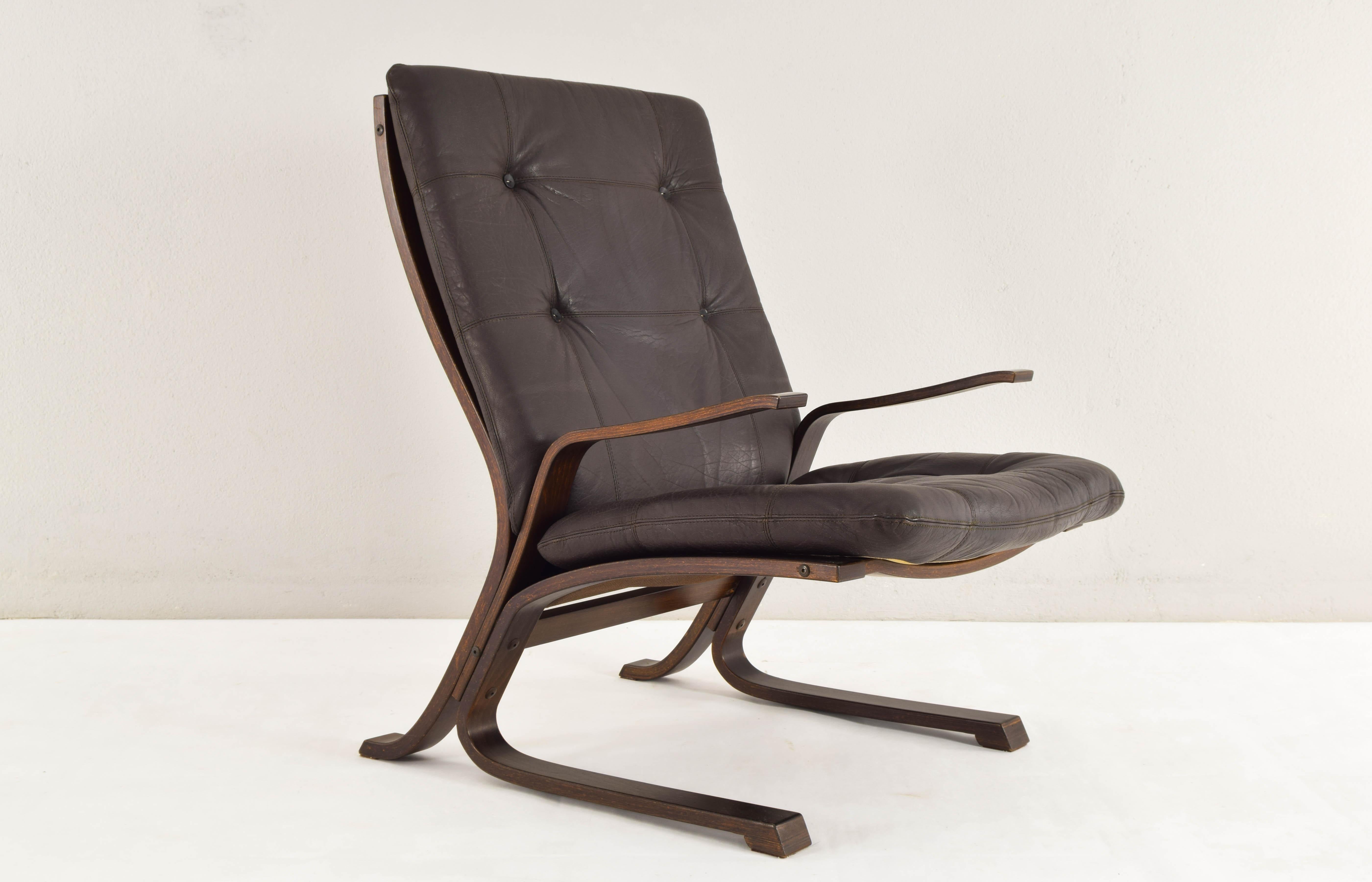 Midcentury Scandinavian Modern Bentwood and Brown Leather Armchair, Norway 1970s 2