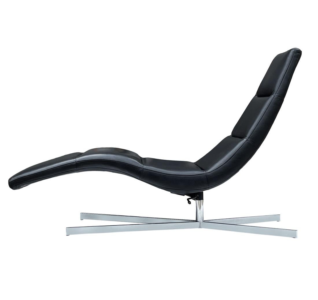 Late 20th Century Mid Century Scandinavian Modern Black Leather & Chrome Base Chaise Lounge Chair For Sale